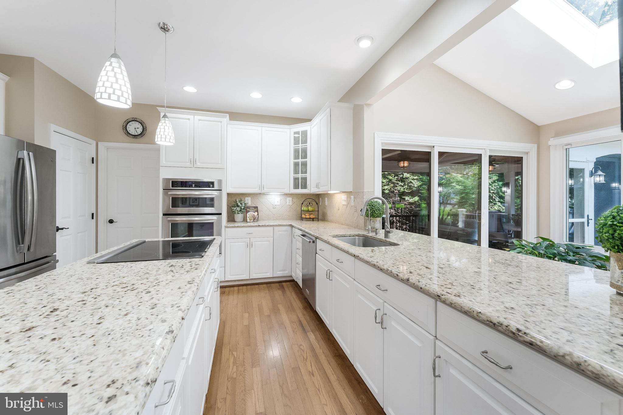 OAKTON WOODS - Residential