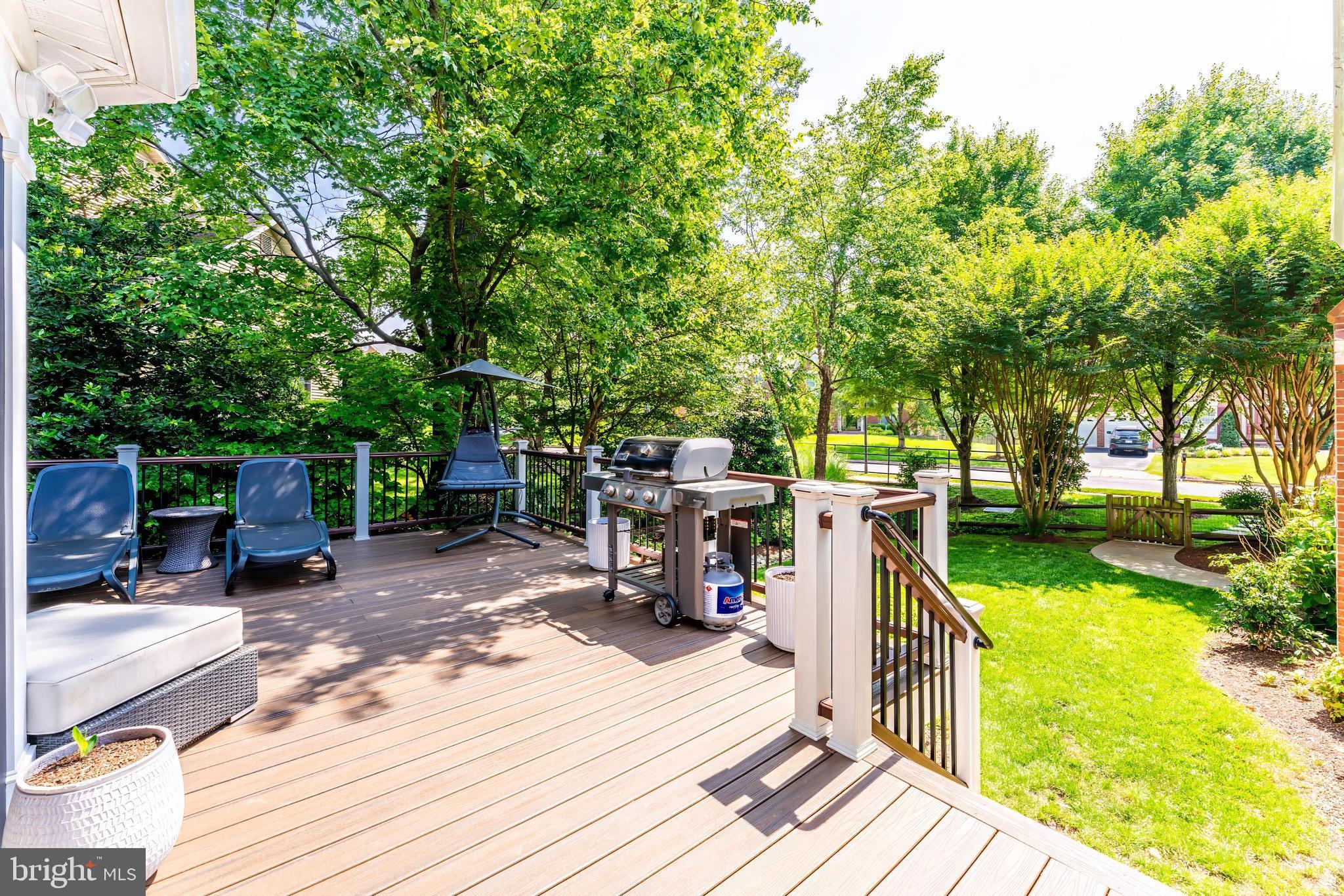 OAKTON WOODS - Residential