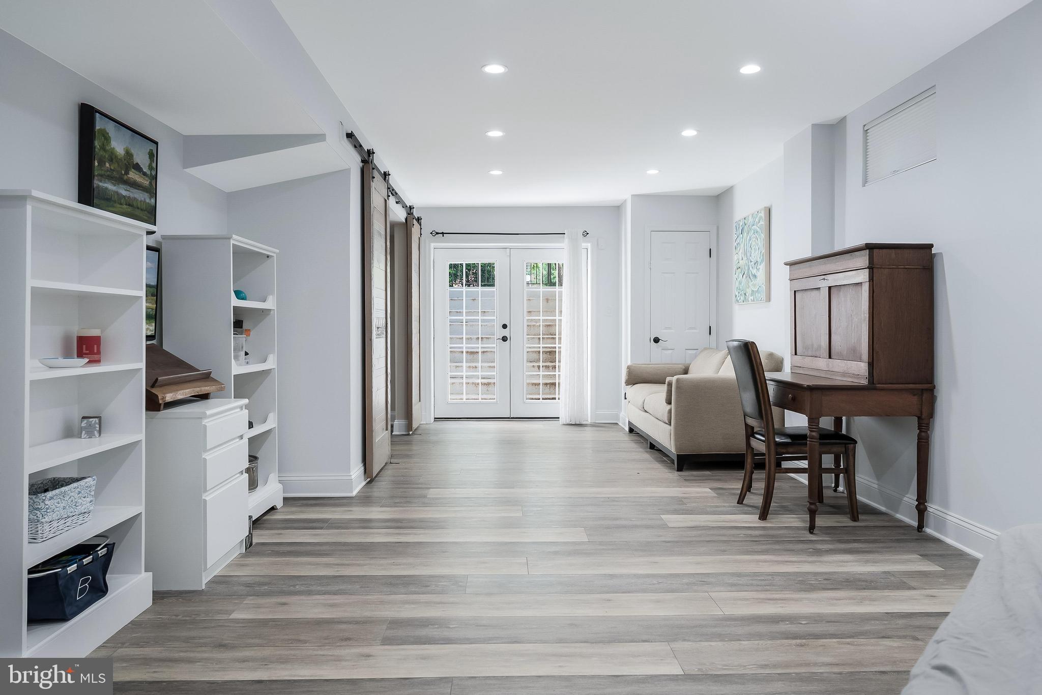 OAKTON WOODS - Residential