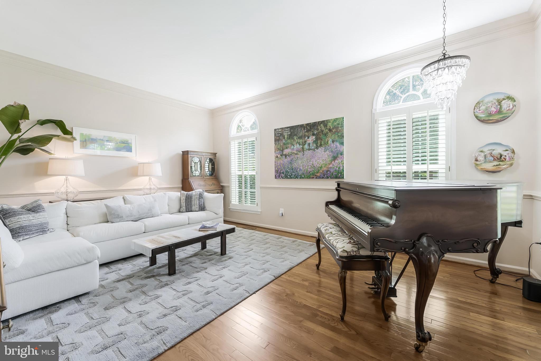 OAKTON WOODS - Residential