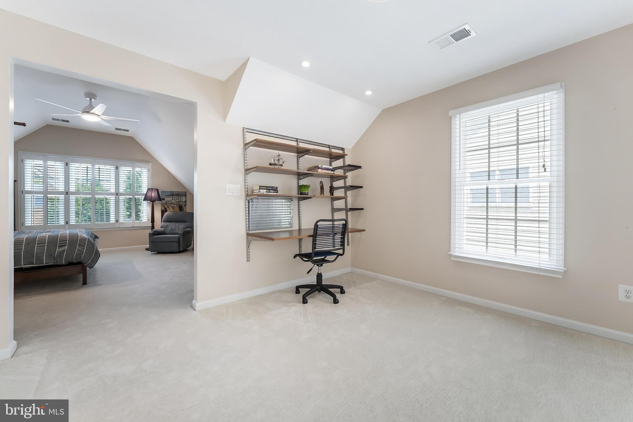 OAKTON WOODS - Residential