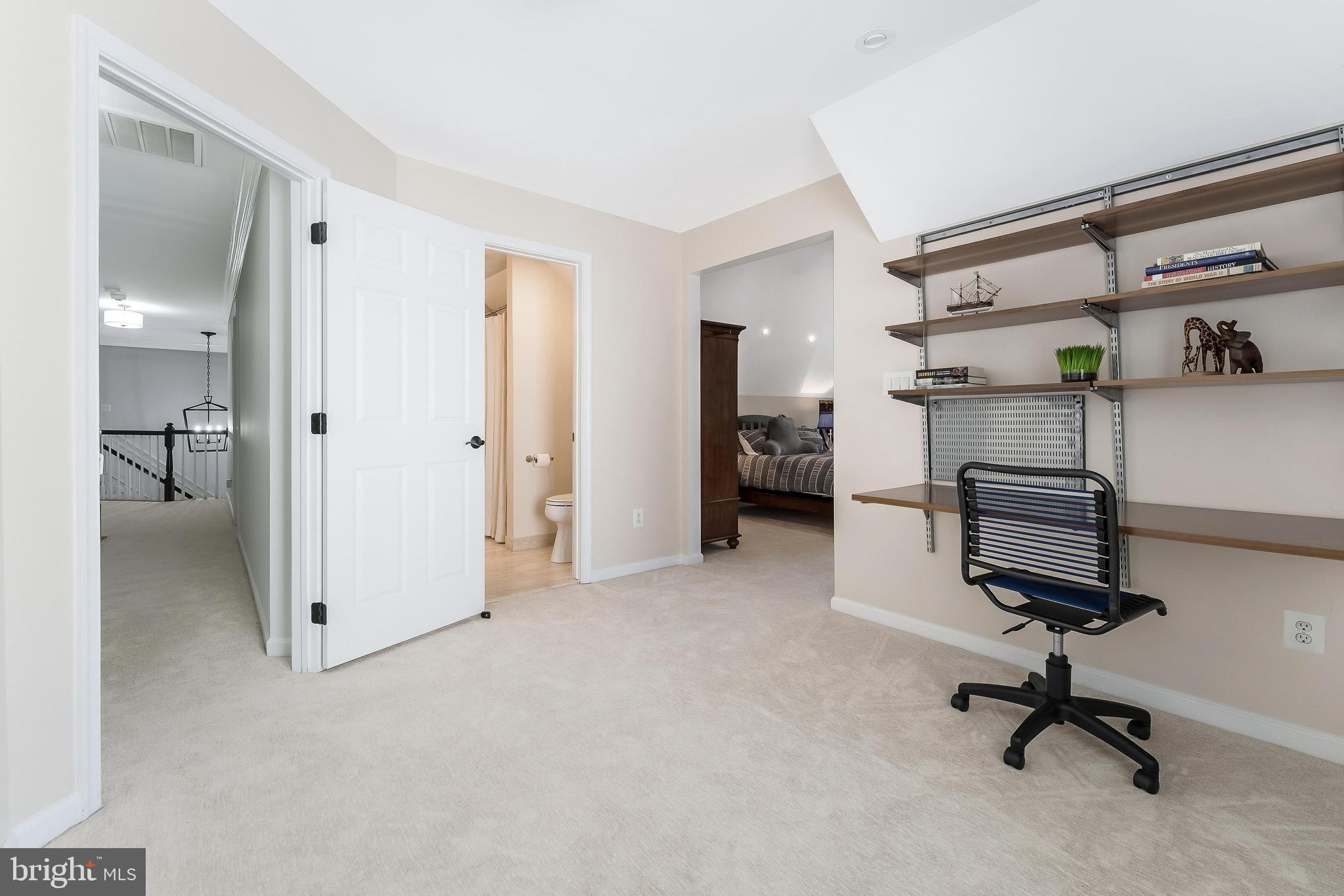 OAKTON WOODS - Residential