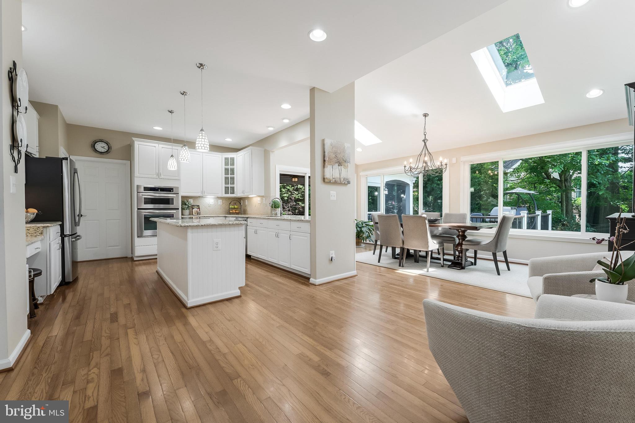 OAKTON WOODS - Residential