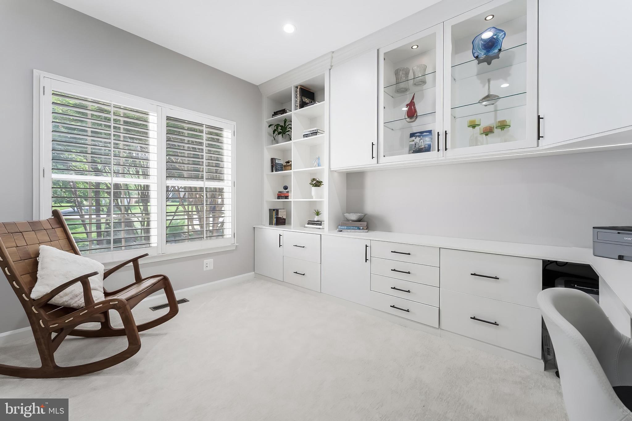 OAKTON WOODS - Residential