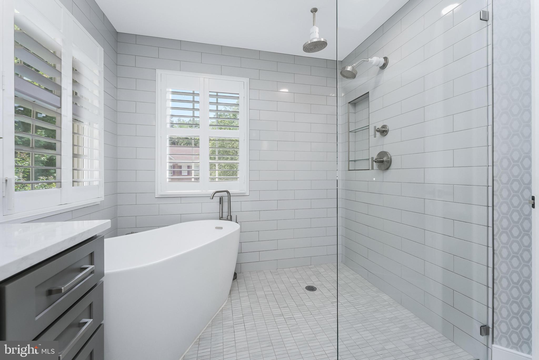 OAKTON WOODS - Residential