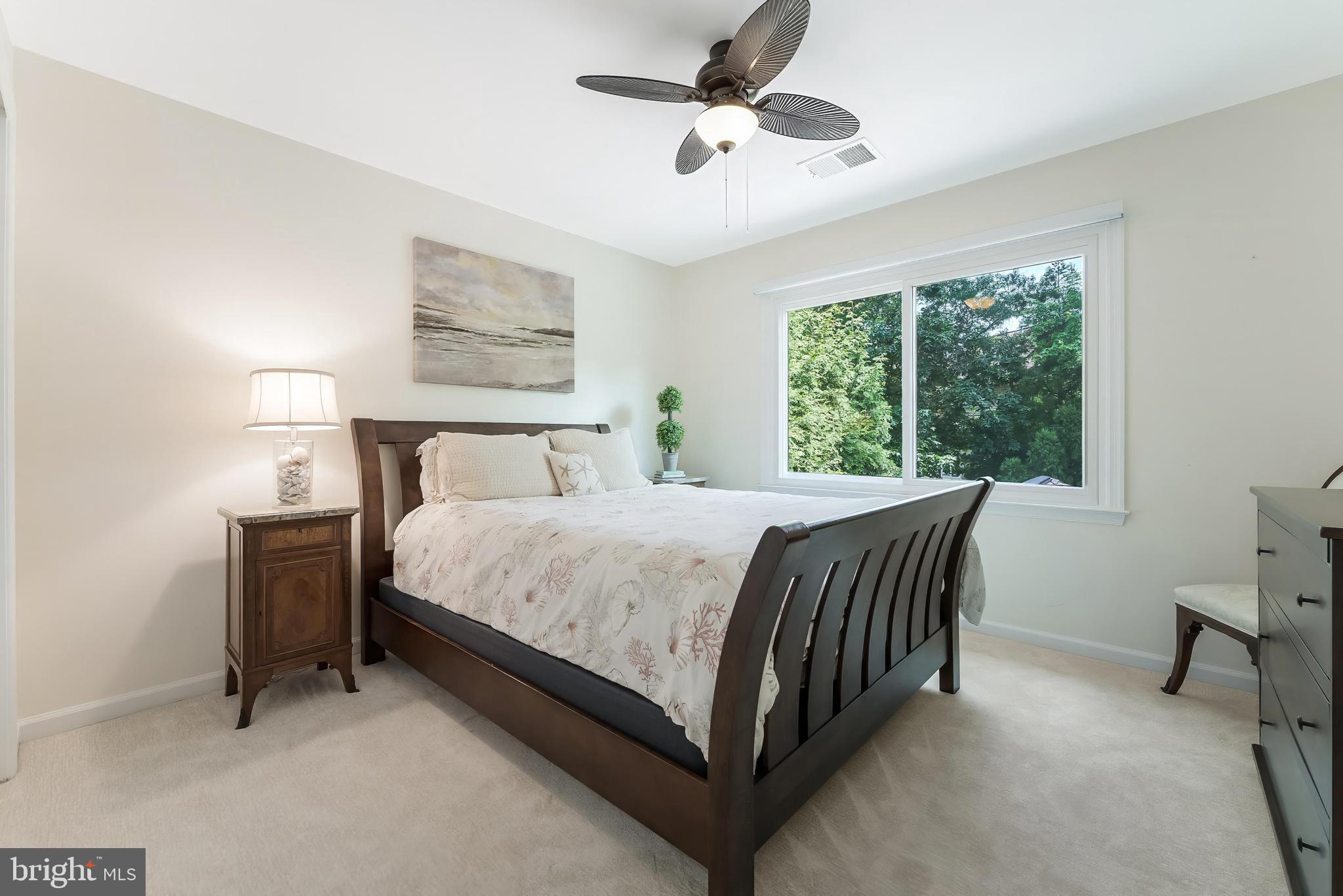 OAKTON WOODS - Residential