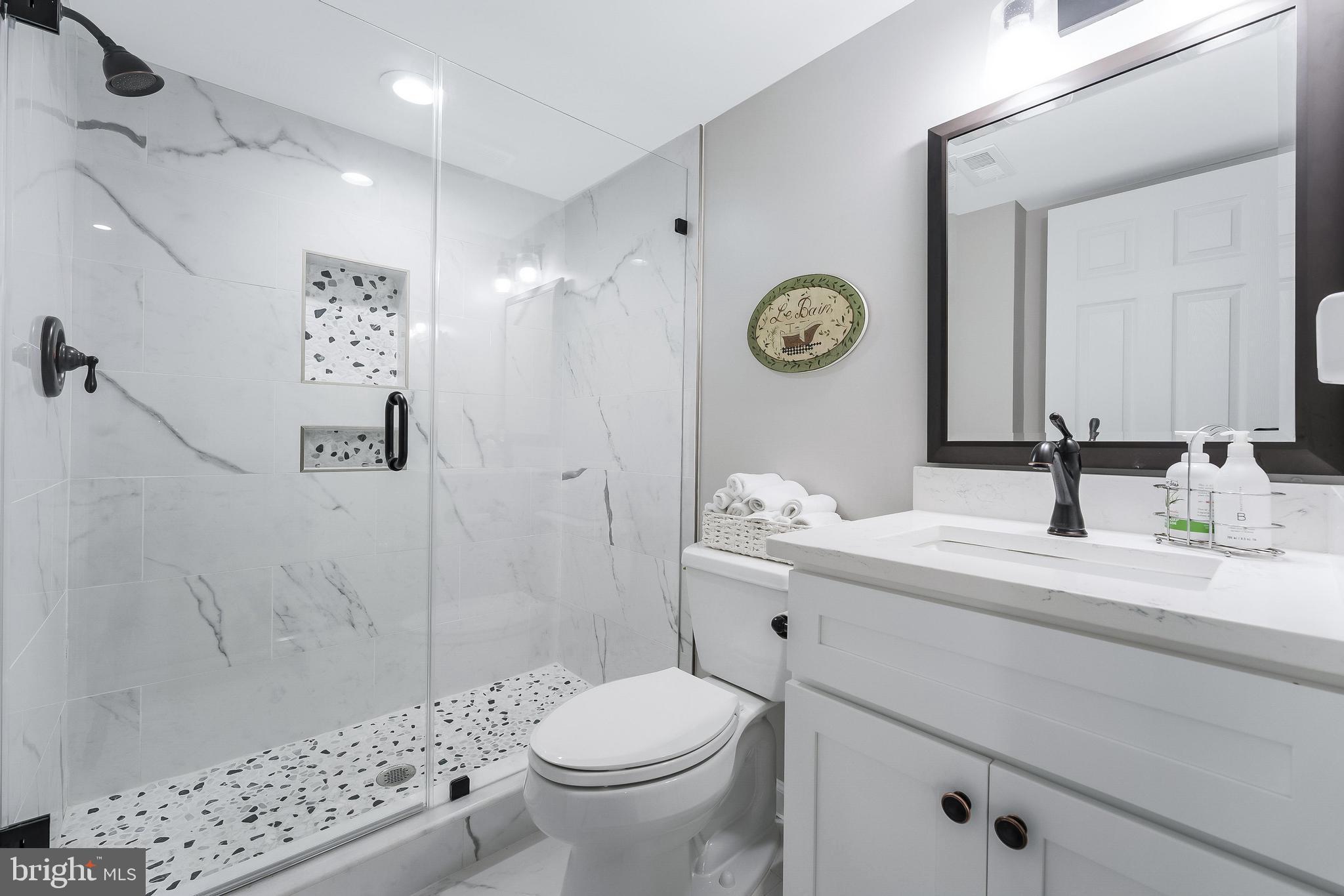 OAKTON WOODS - Residential