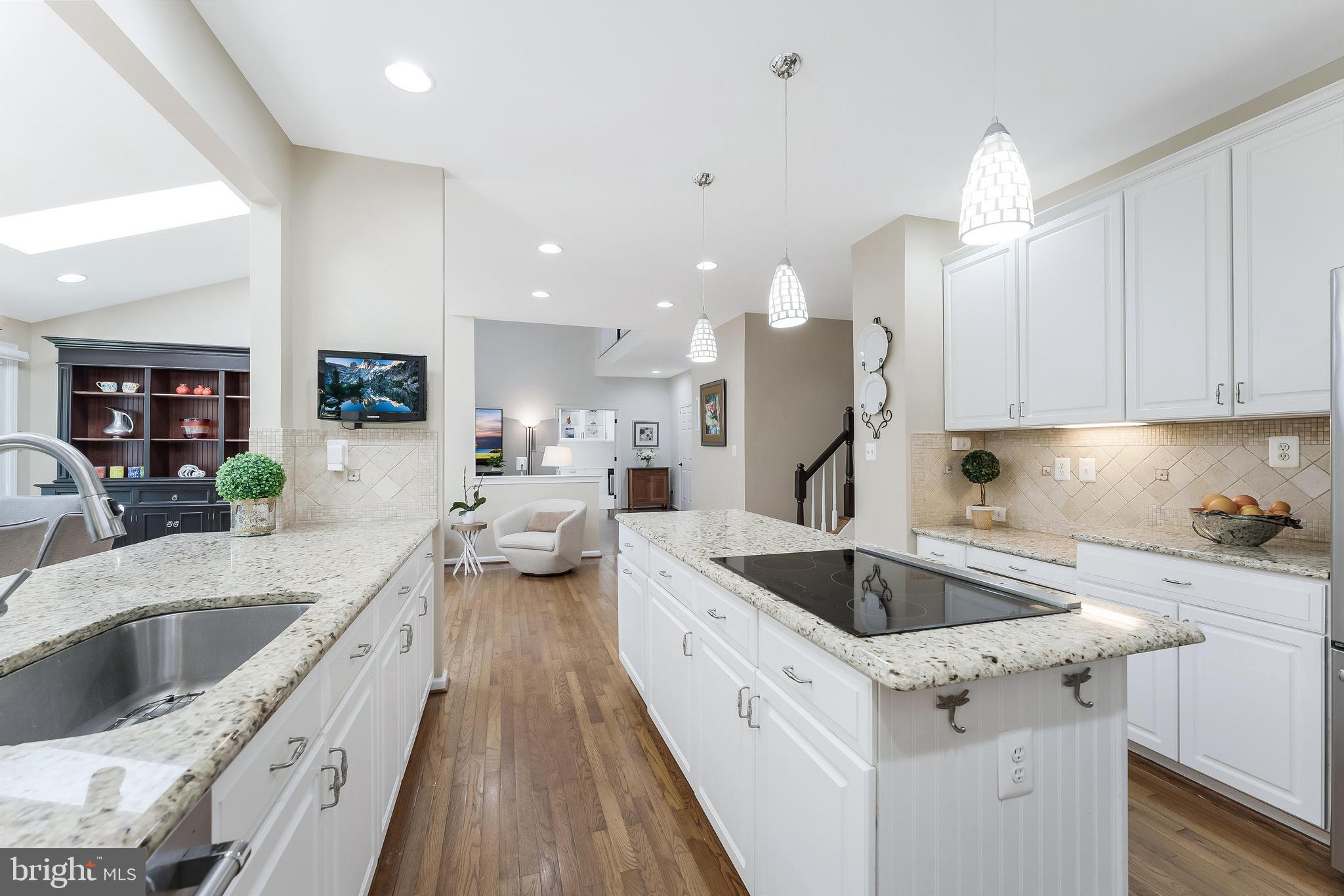 OAKTON WOODS - Residential