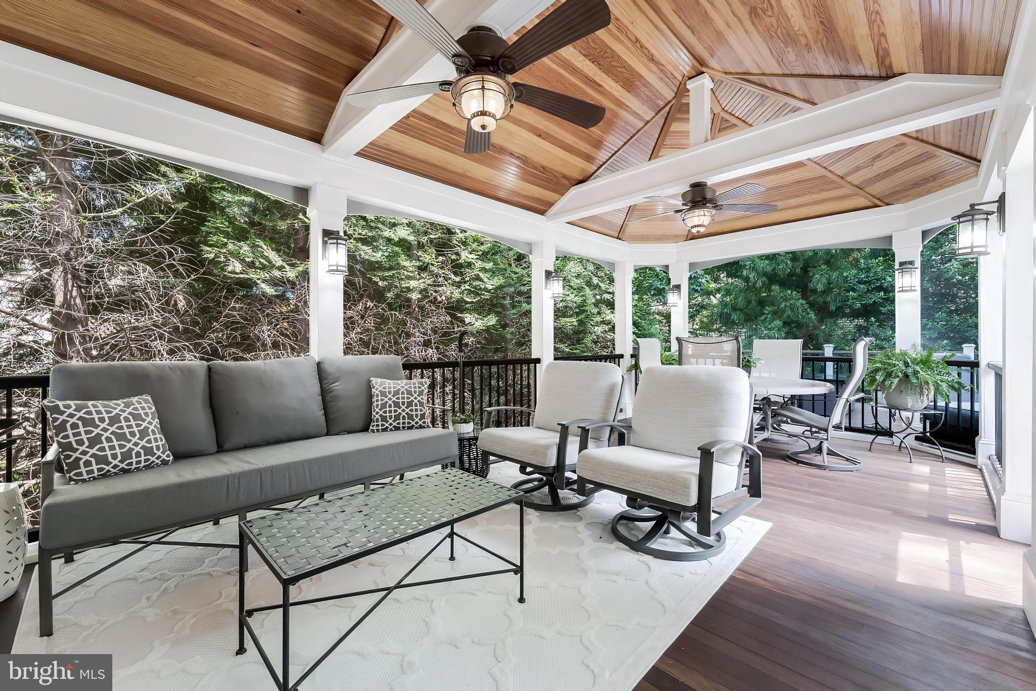 OAKTON WOODS - Residential