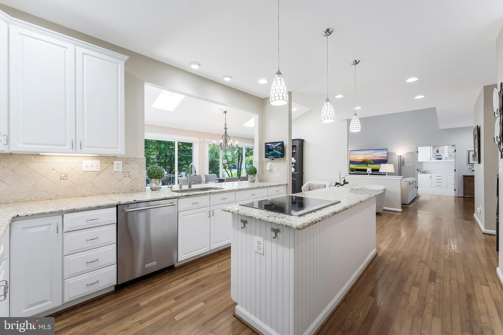 OAKTON WOODS - Residential