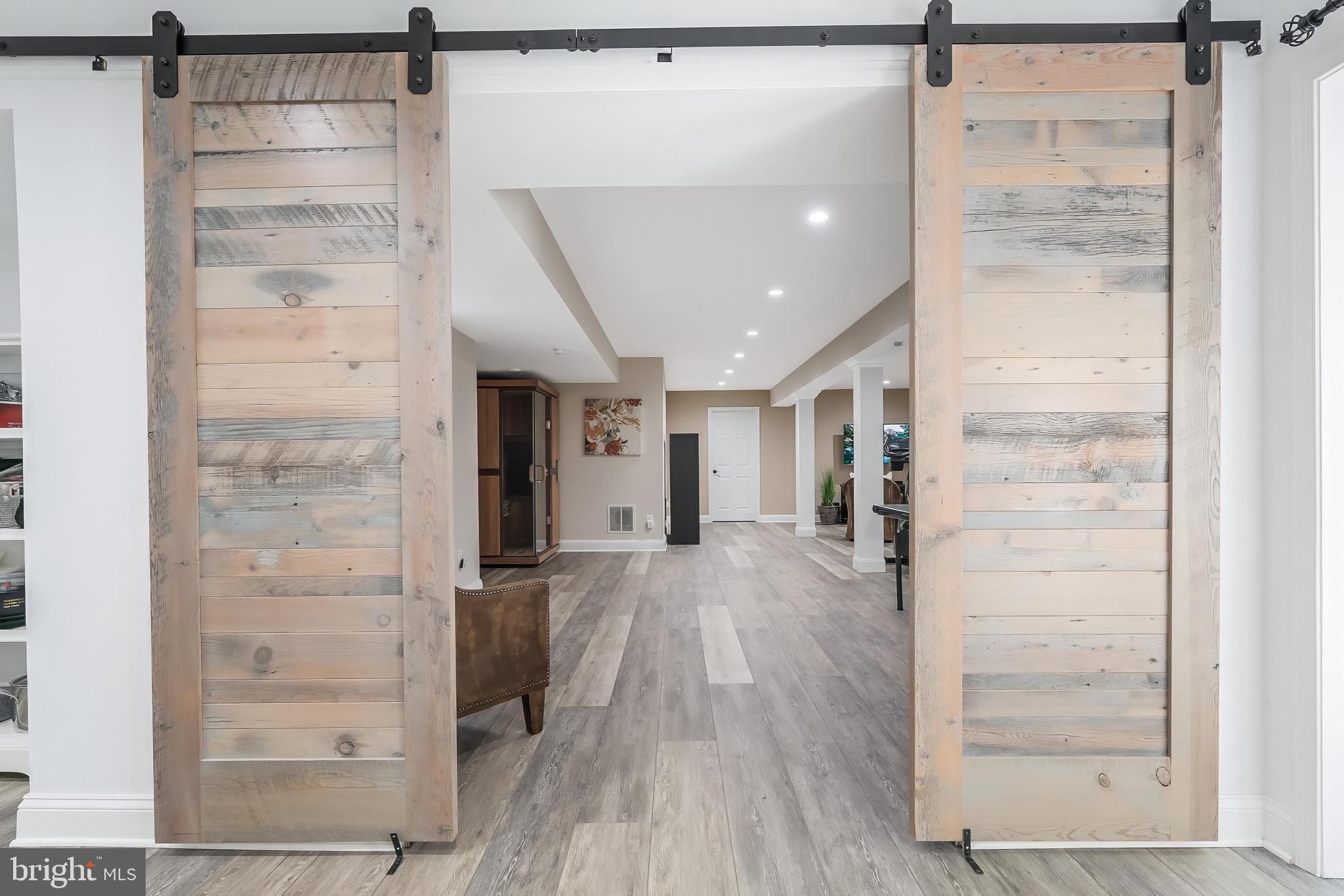 OAKTON WOODS - Residential