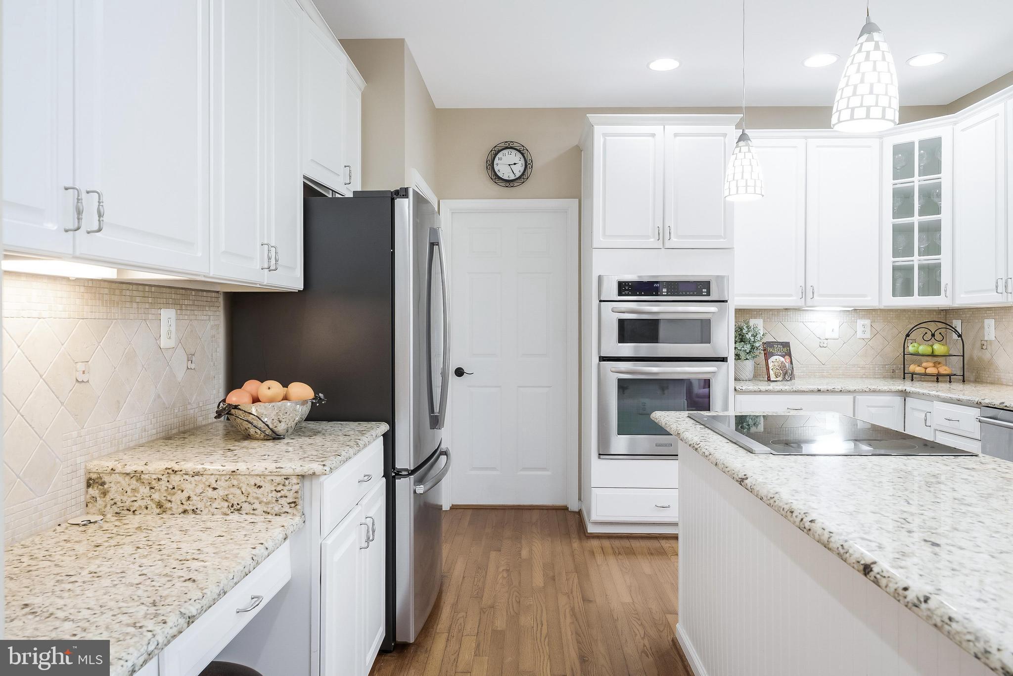 OAKTON WOODS - Residential