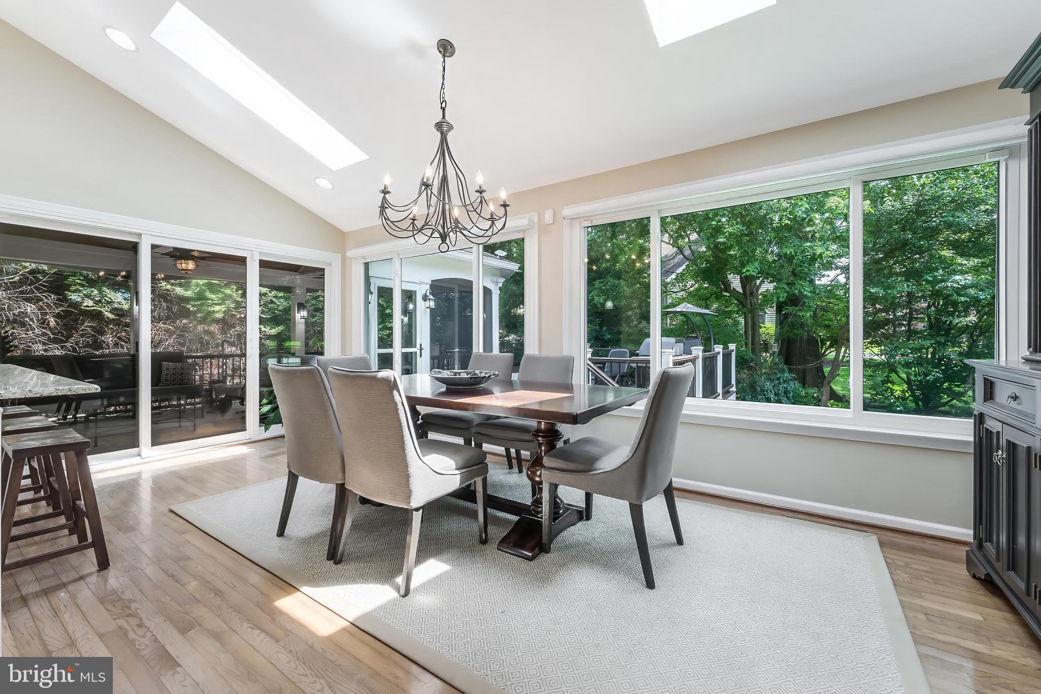 OAKTON WOODS - Residential