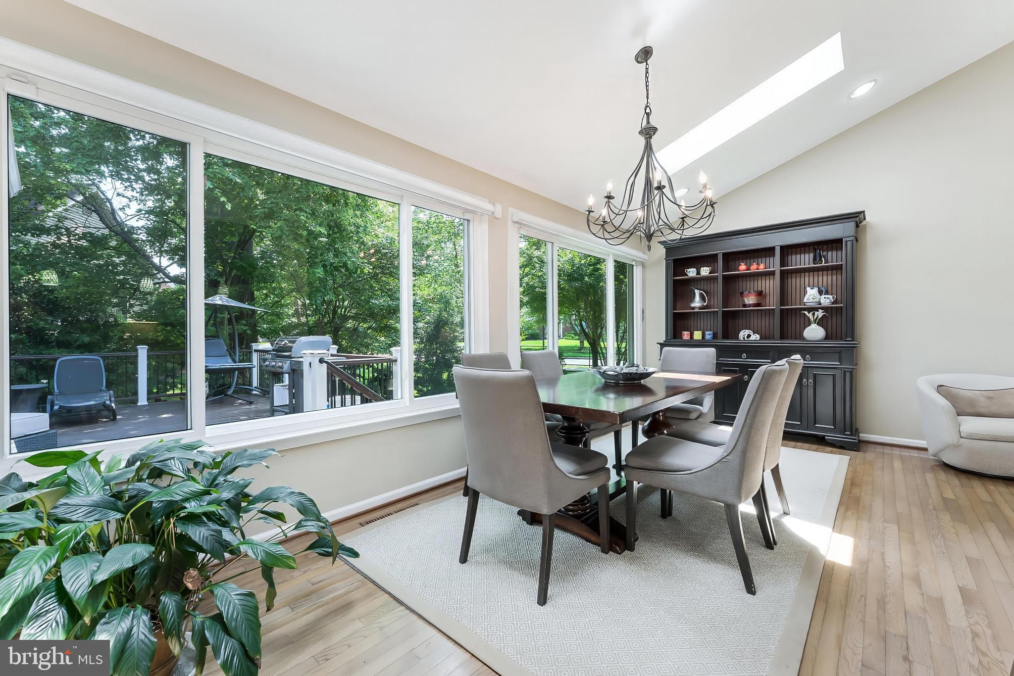 OAKTON WOODS - Residential