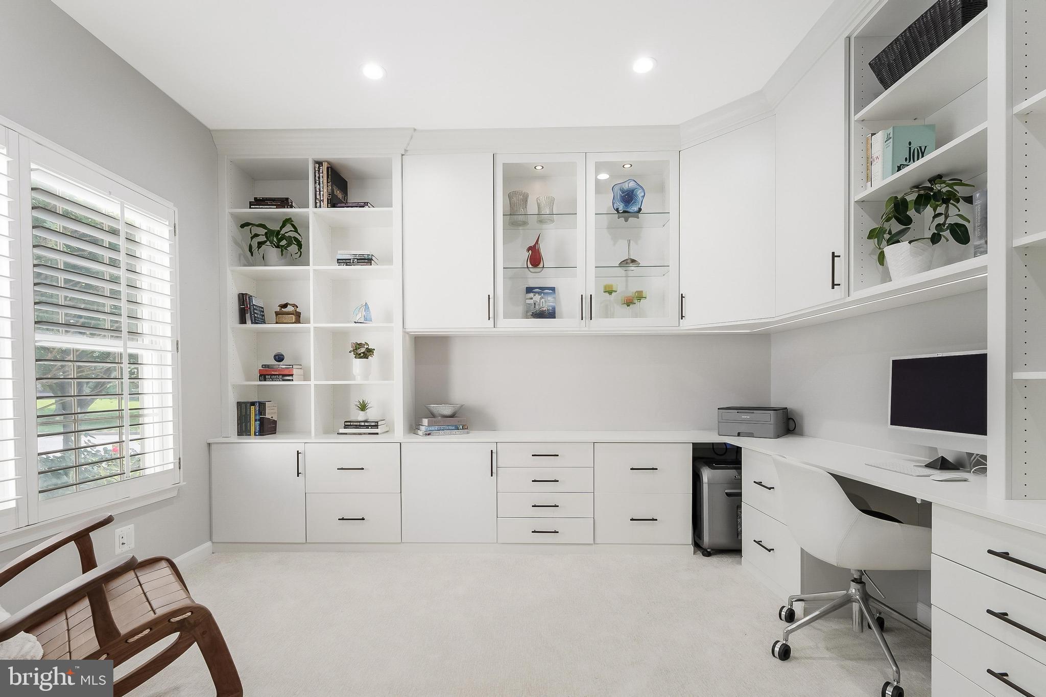 OAKTON WOODS - Residential