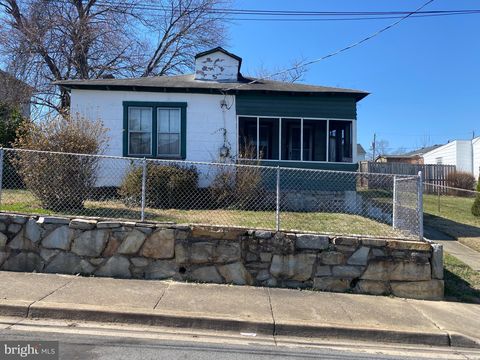 2210 S NELSON STREET ARLINGTON VA 22206