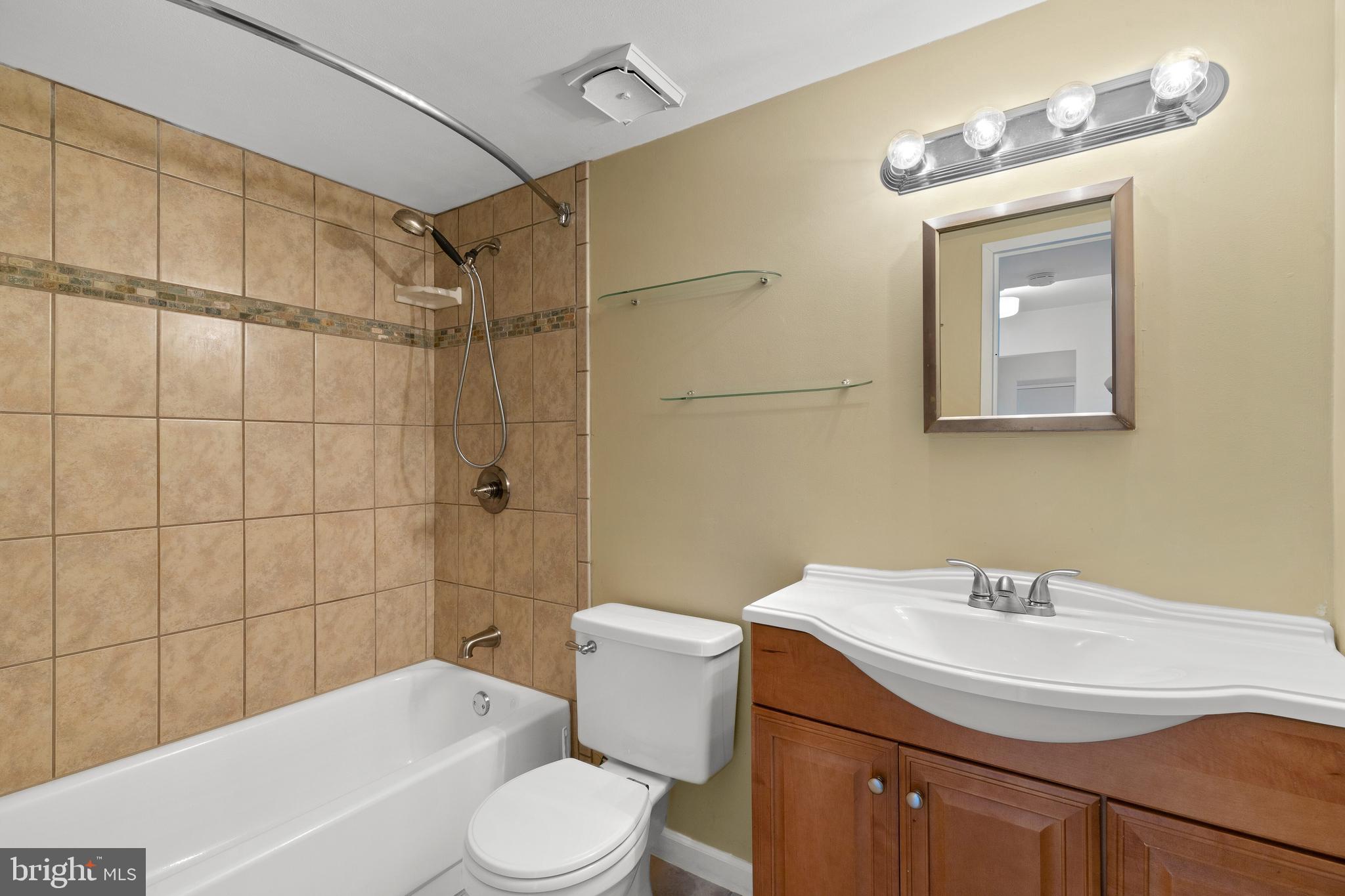 HUNTING RIDGE CONDOMINIUM - Residential