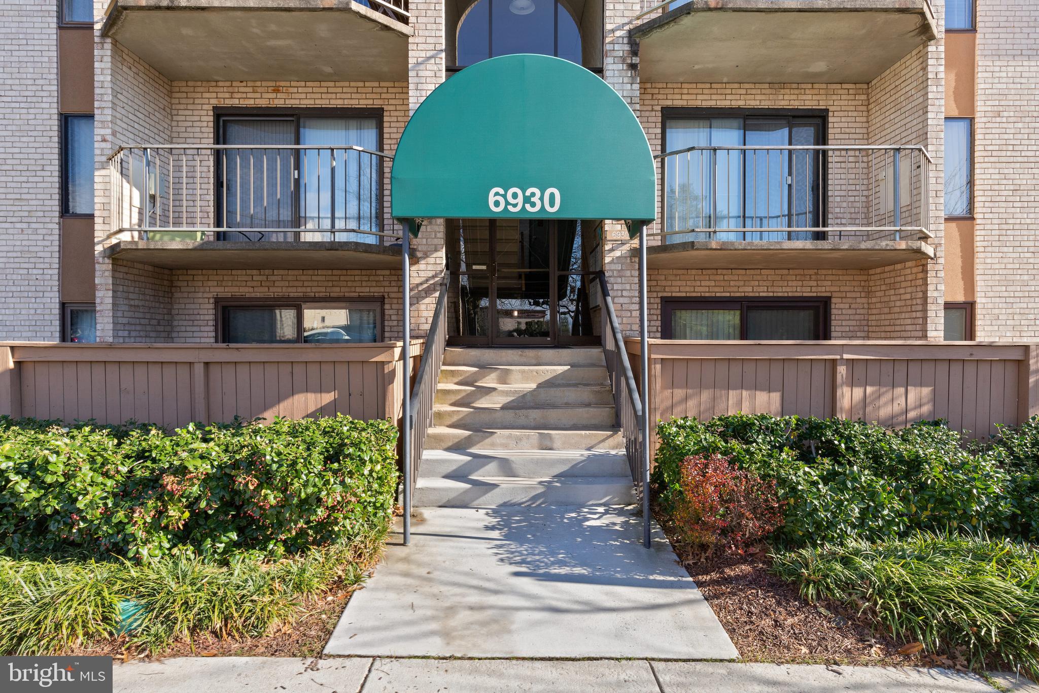 HUNTING RIDGE CONDOMINIUM - Residential