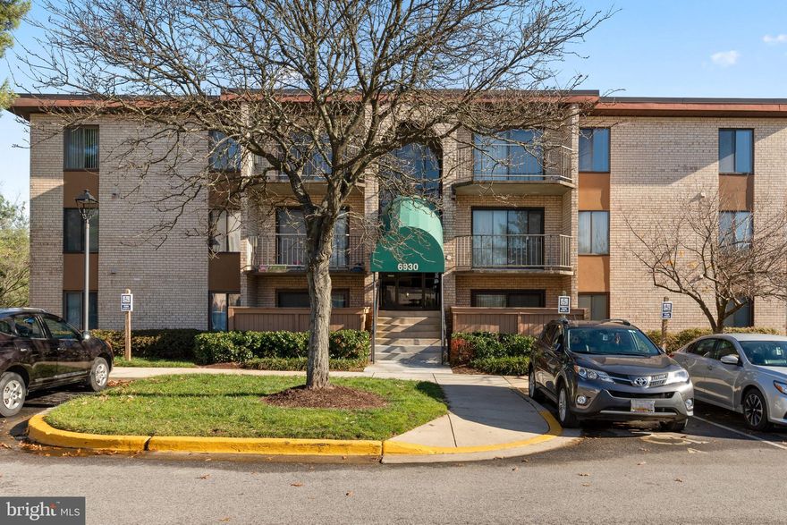 Turn Key condo in Hunting Ridge! Close to major commuter routes, shopping, dining & entertainment.  This 1 bedroom 1 full bathroom condo is ready for its new owner.  Penthouse unit with updated kitchen and bathroom.  Top floor balcony.  3 parking spaces & great community amenities- Pool, club house, tennis, picnic area and much more.  All utilities included in condo fee.