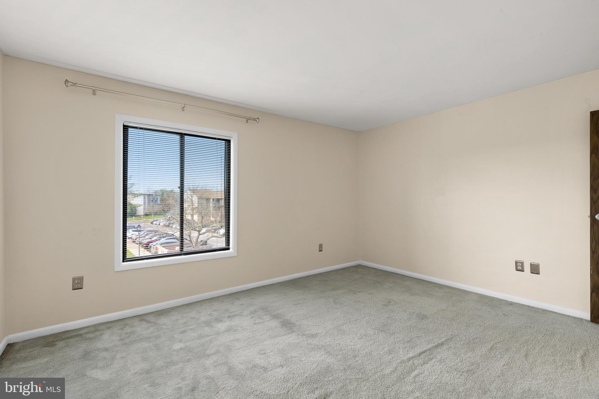 HUNTING RIDGE CONDOMINIUM - Residential