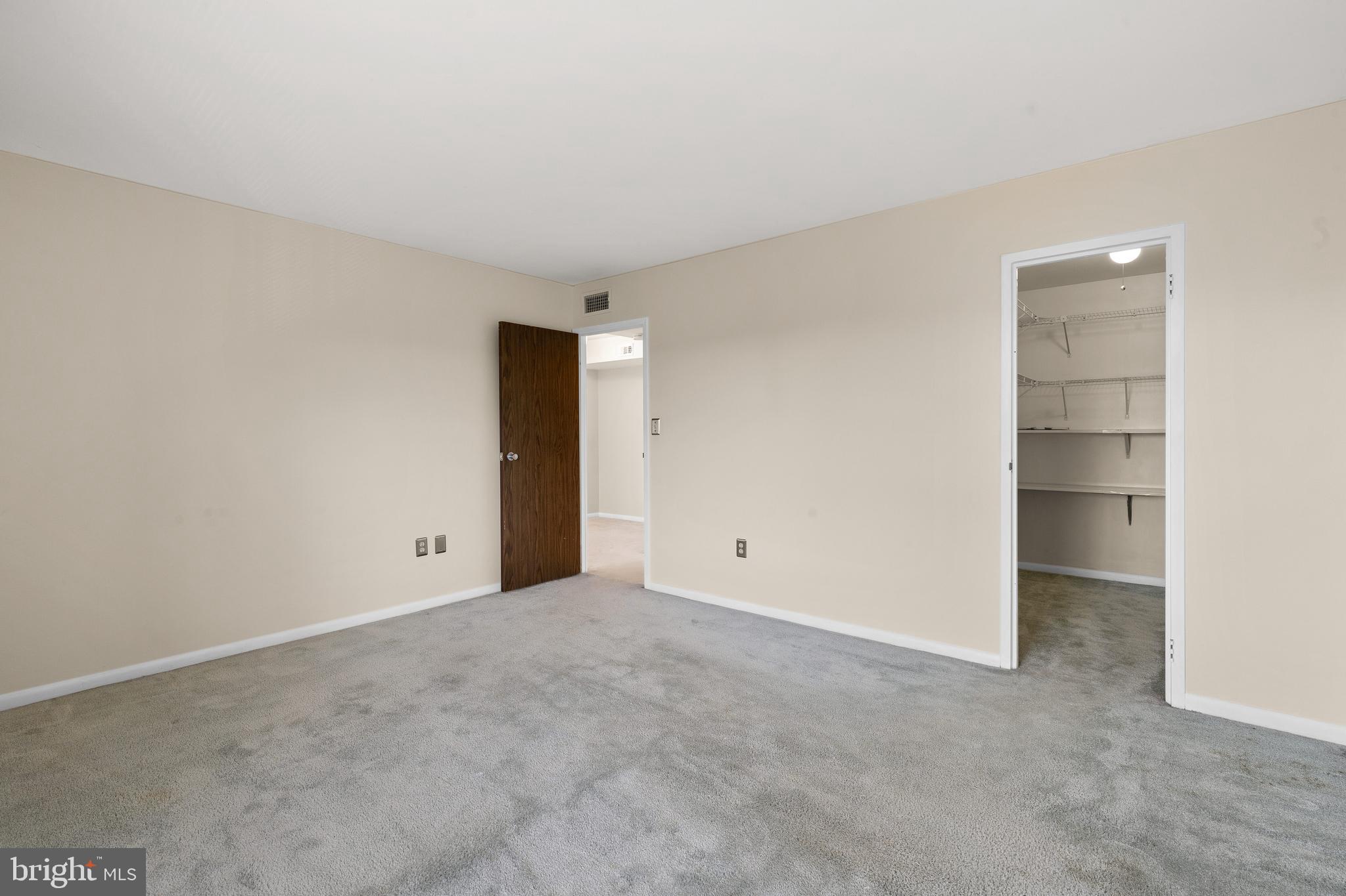 HUNTING RIDGE CONDOMINIUM - Residential