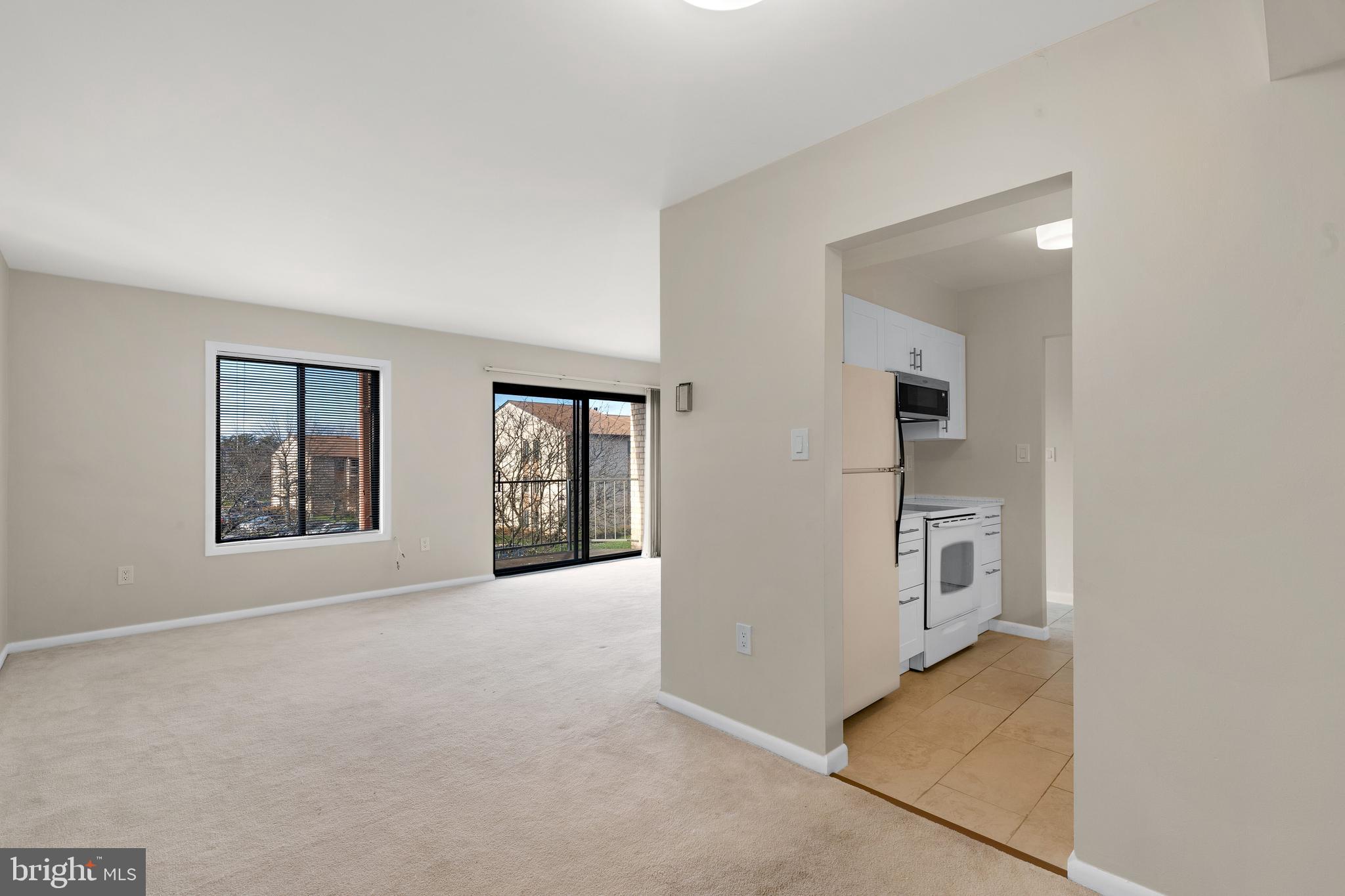 HUNTING RIDGE CONDOMINIUM - Residential