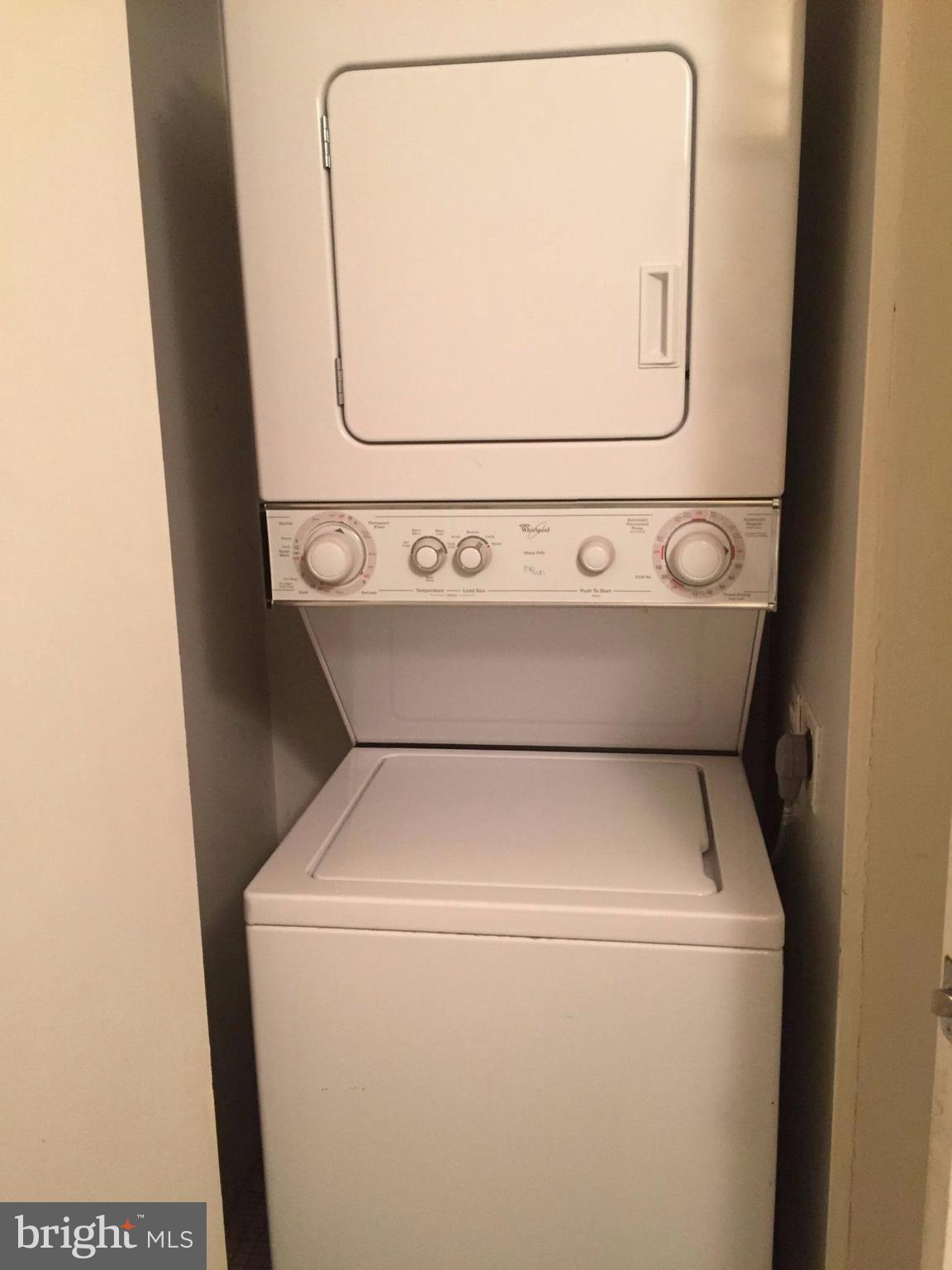 SUMMERTREE CONDO APTS - Residential