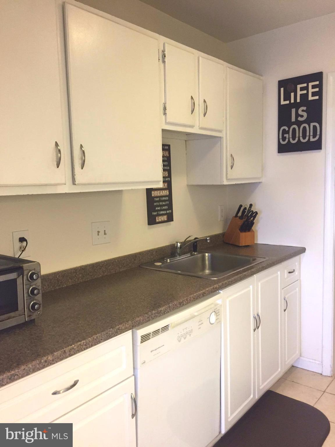 SUMMERTREE CONDO APTS - Residential