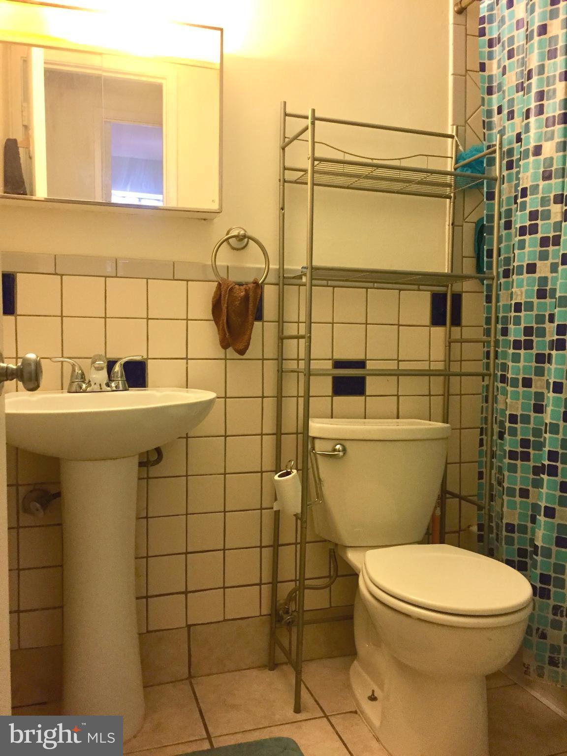 SUMMERTREE CONDO APTS - Residential