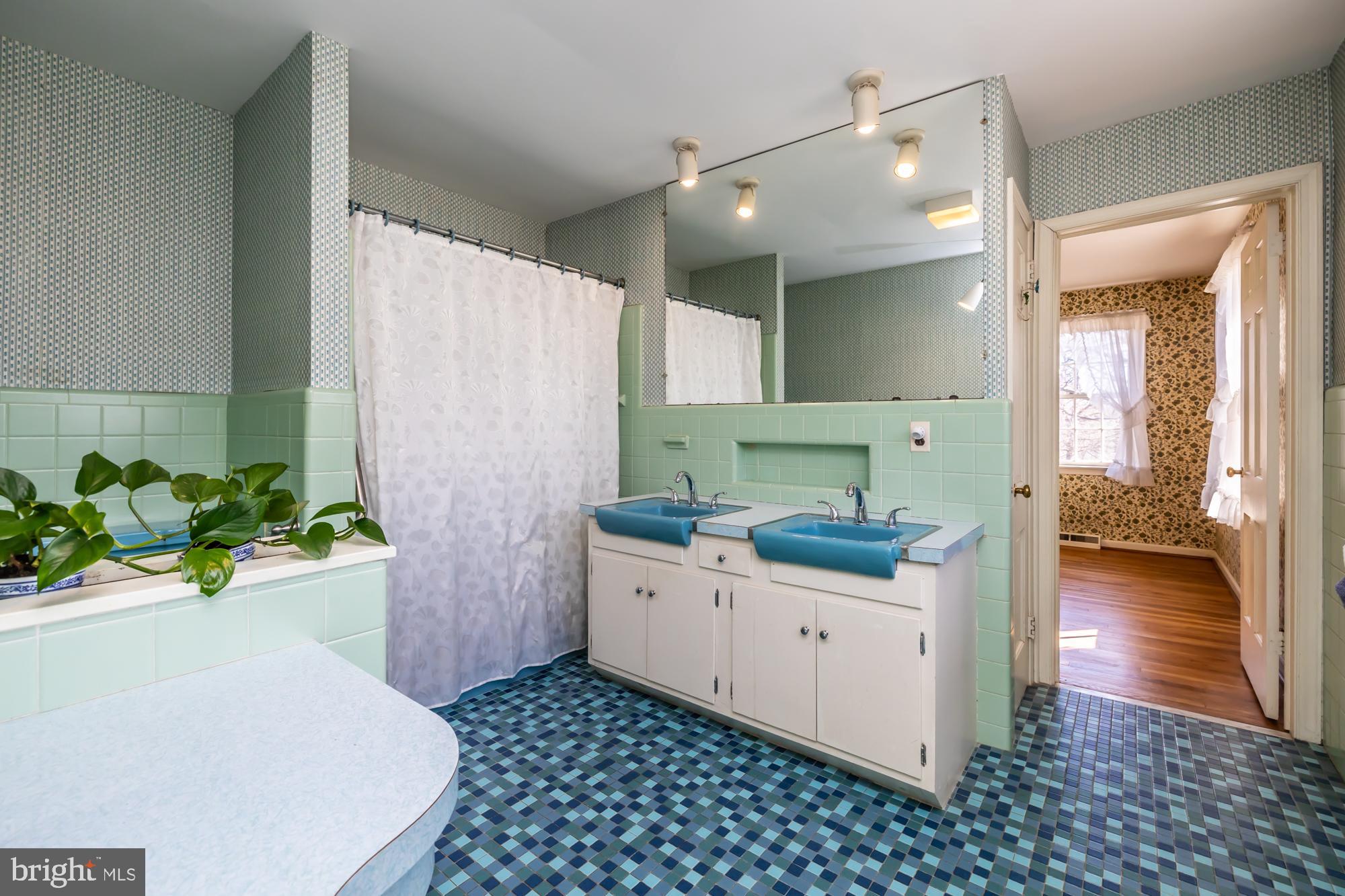 HOOPES PARK - Residential