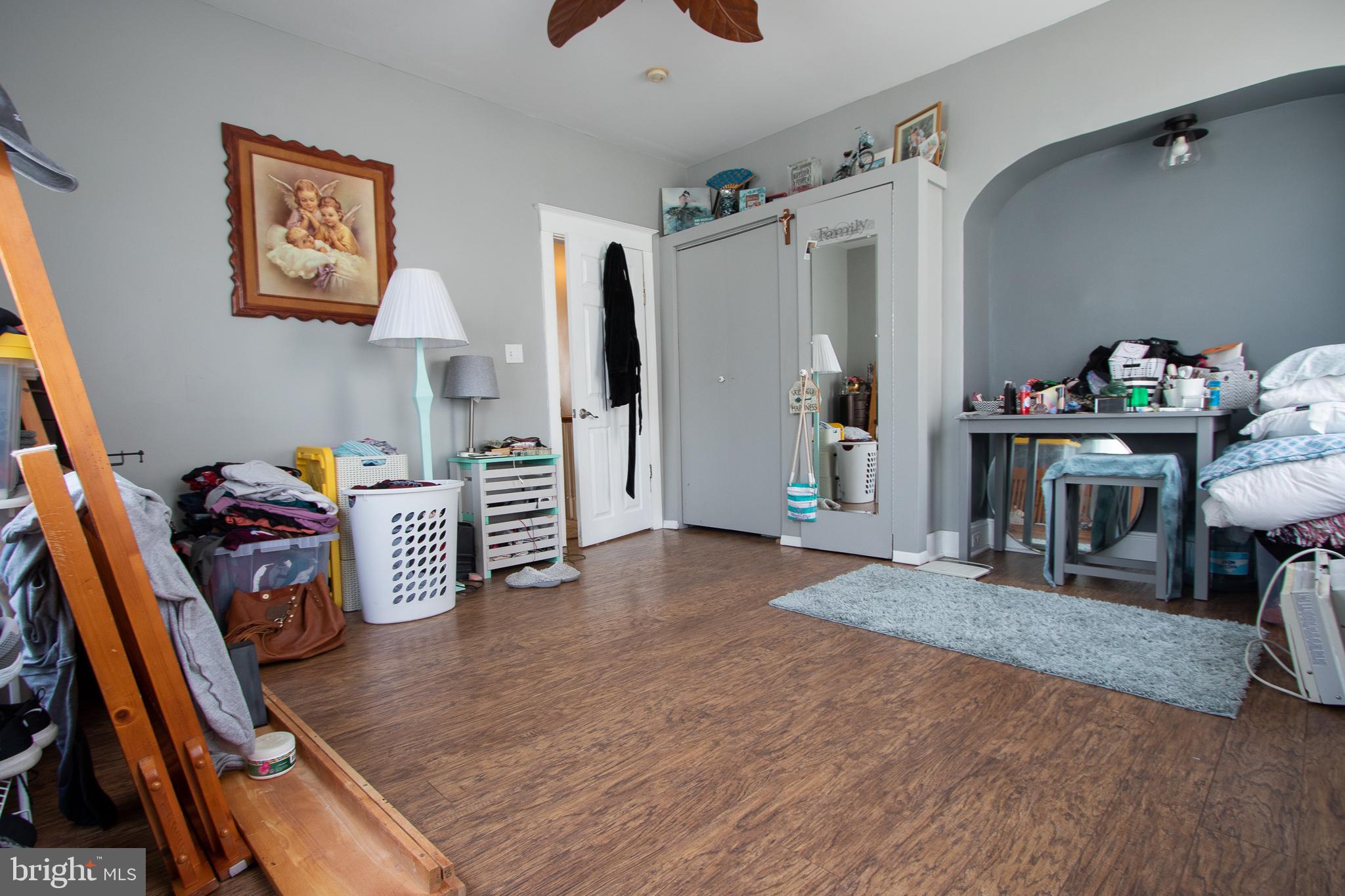 GIRARD ESTATES - Residential