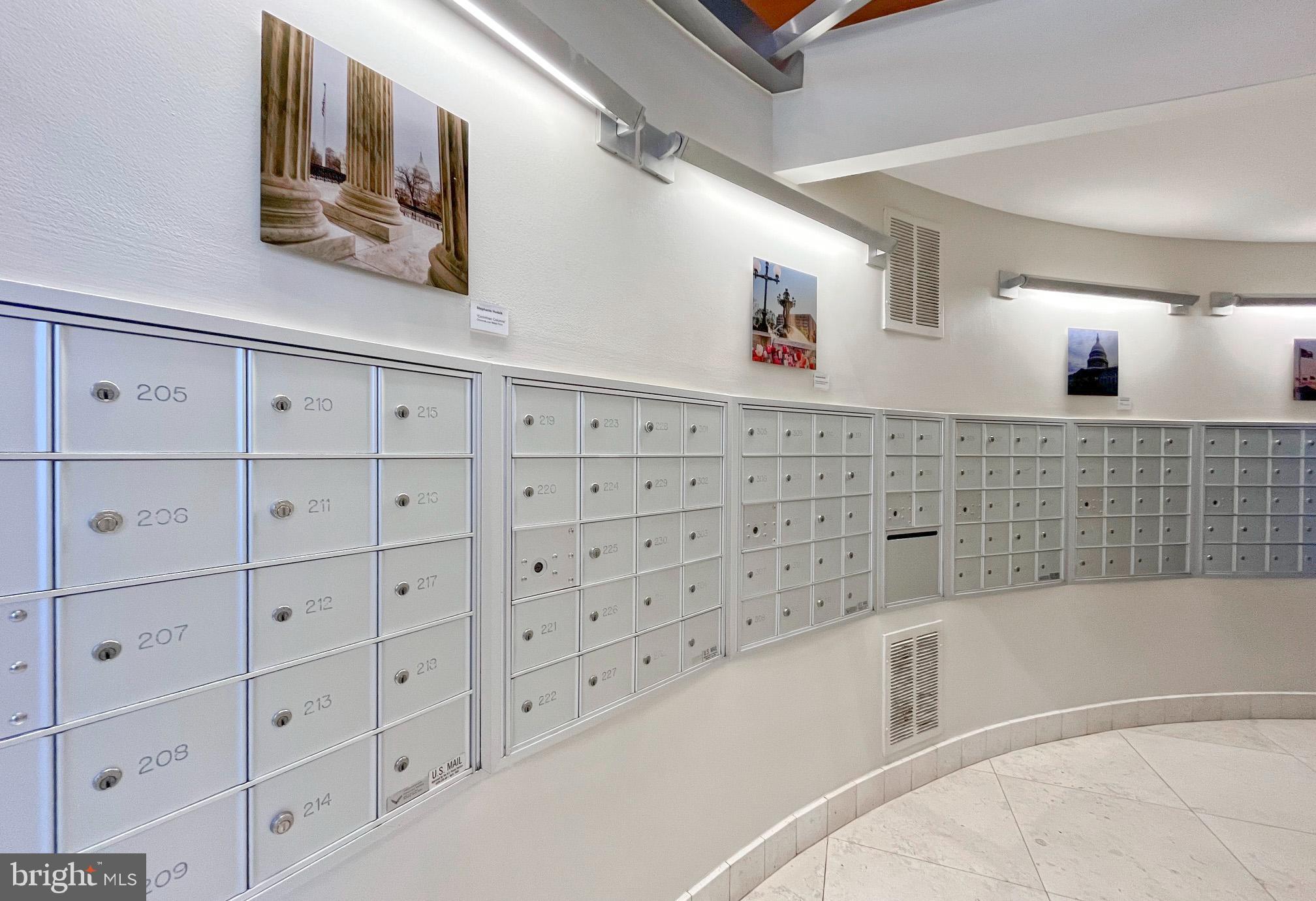 2200 N WESTMORELAND STREET 303