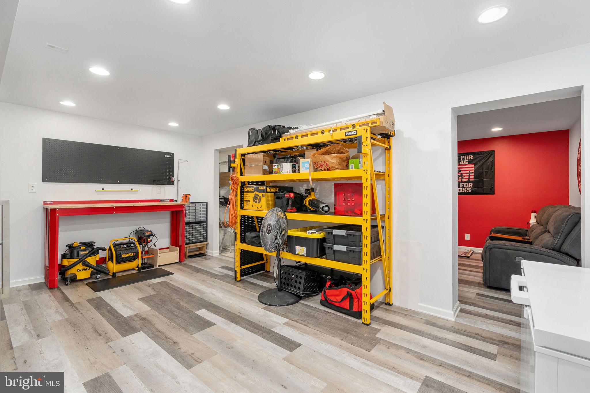 COLONIAL FORGE - Residential