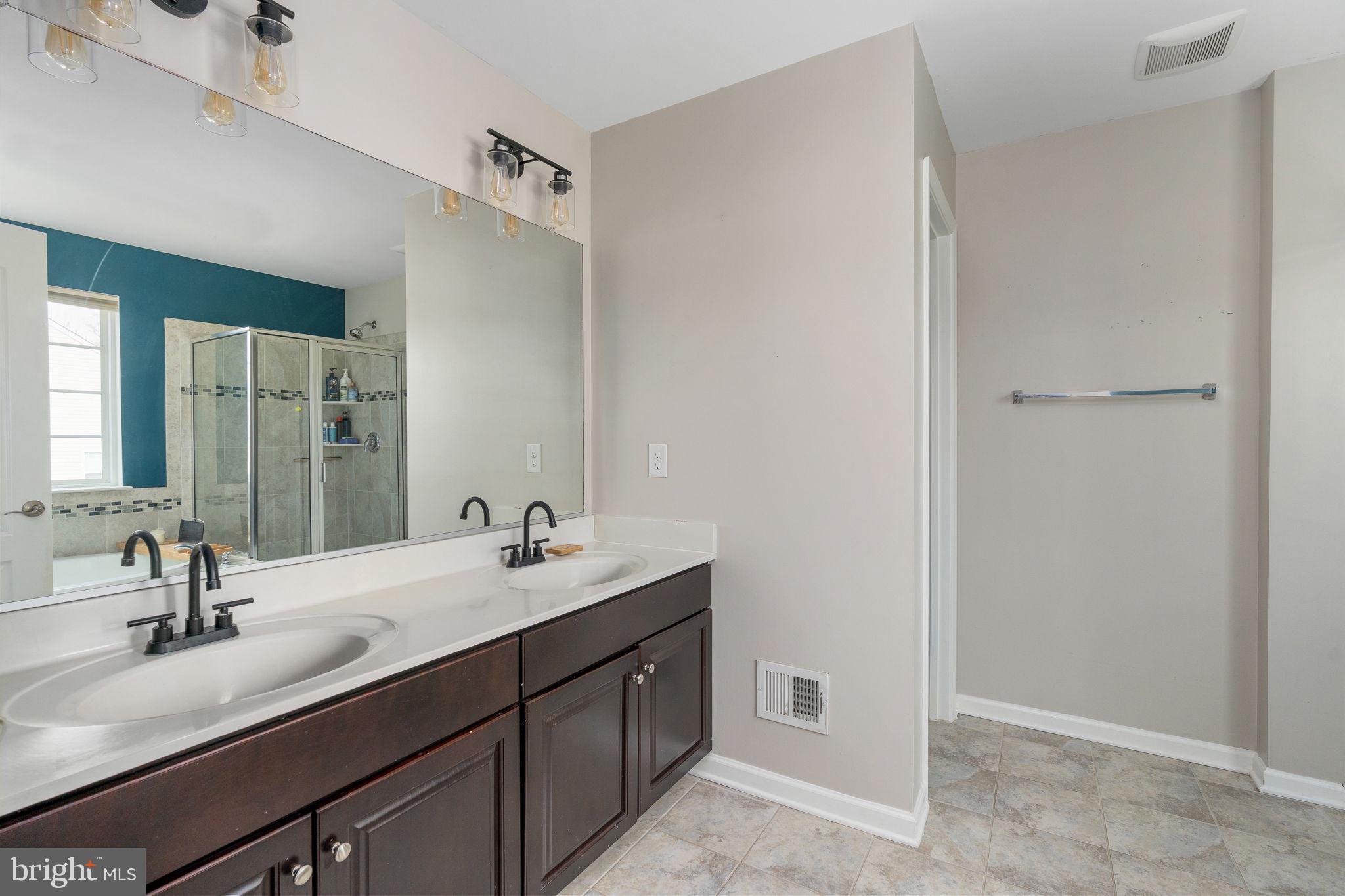 COLONIAL FORGE - Residential