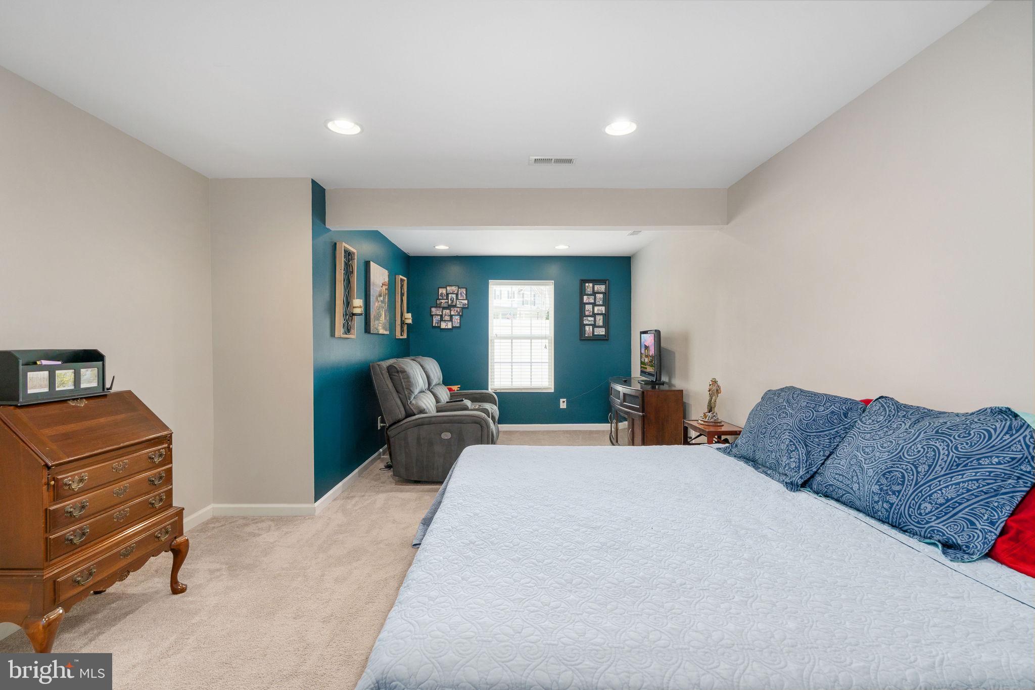 COLONIAL FORGE - Residential