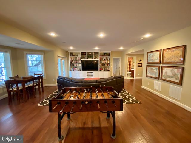 CEDAR CREST - Residential