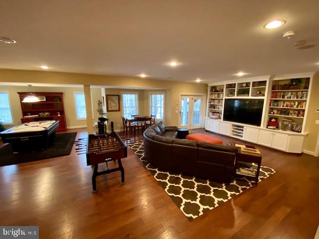 CEDAR CREST - Residential