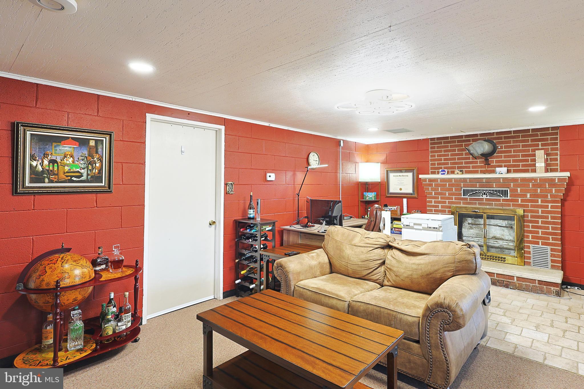 OLD FURNACE RD - Residential