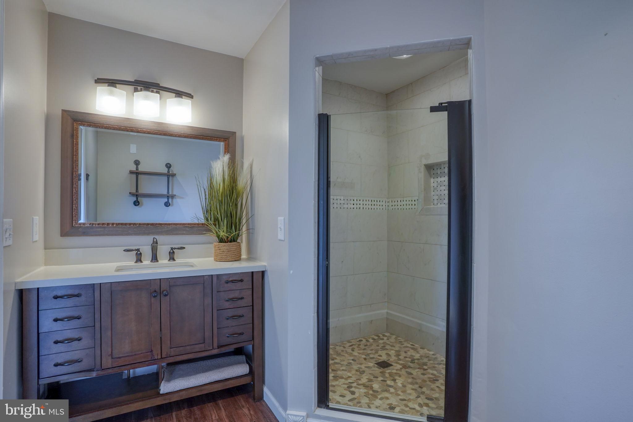 MANSION FARMS - Residential