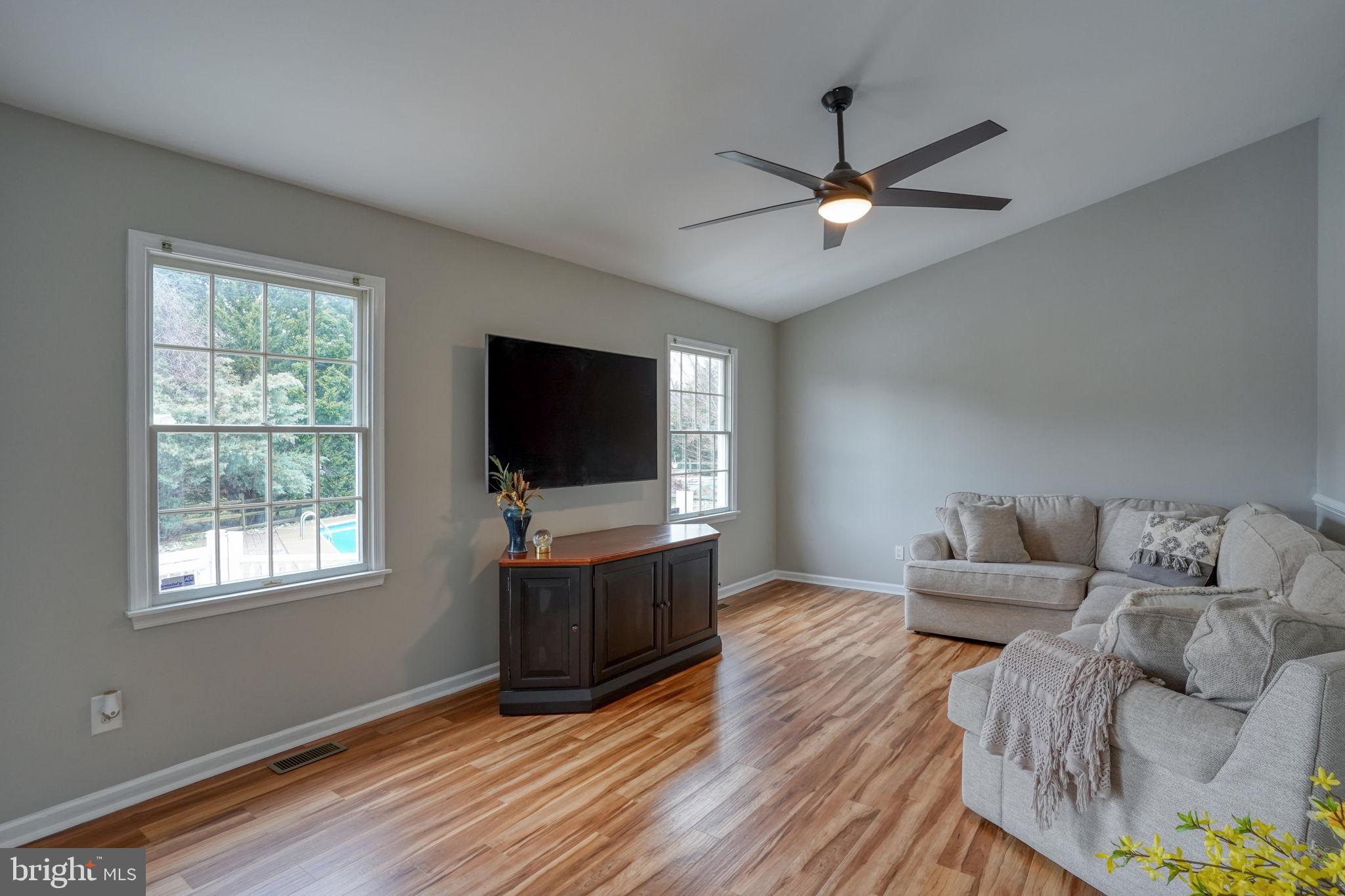 MANSION FARMS - Residential