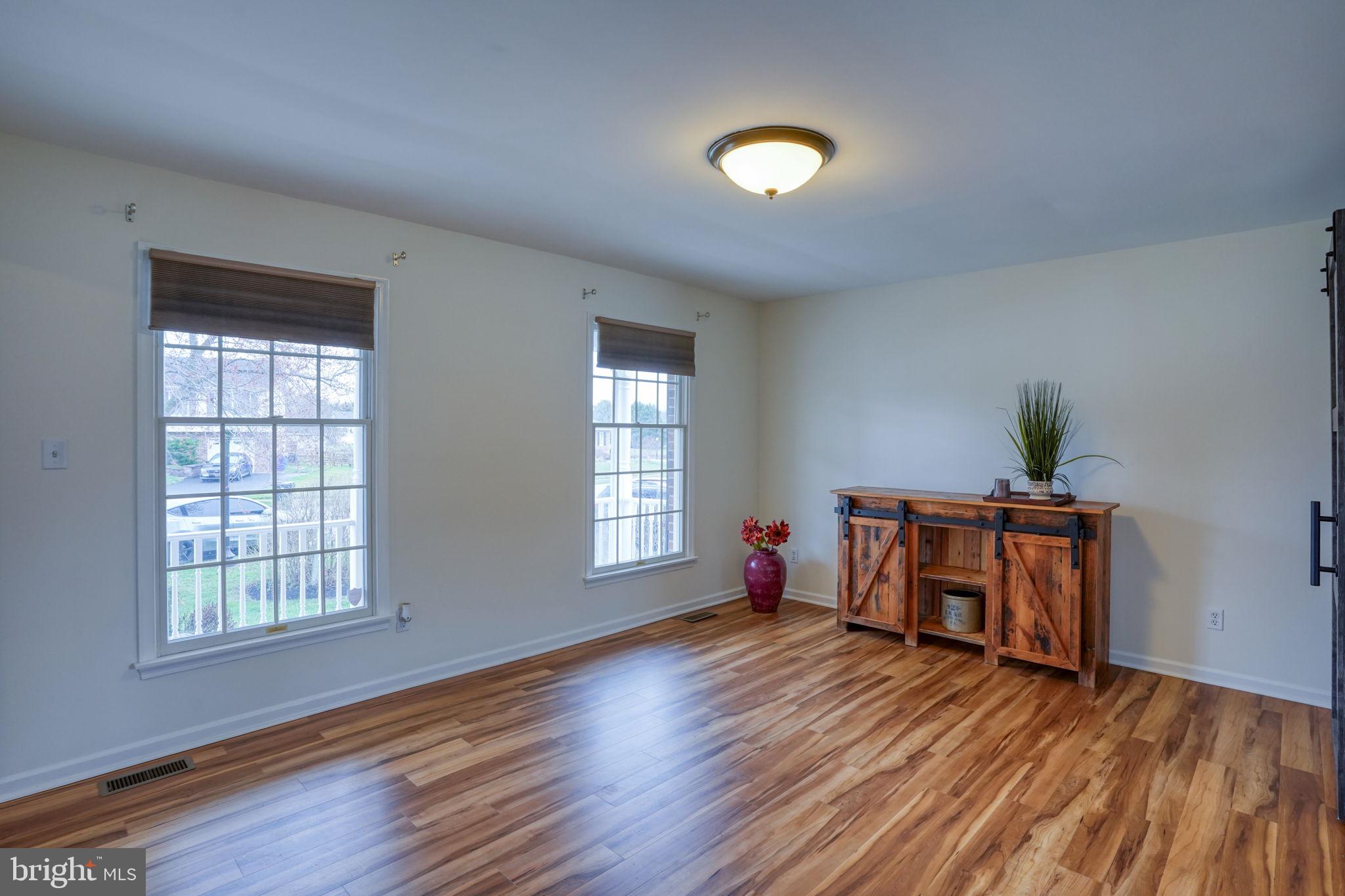 MANSION FARMS - Residential