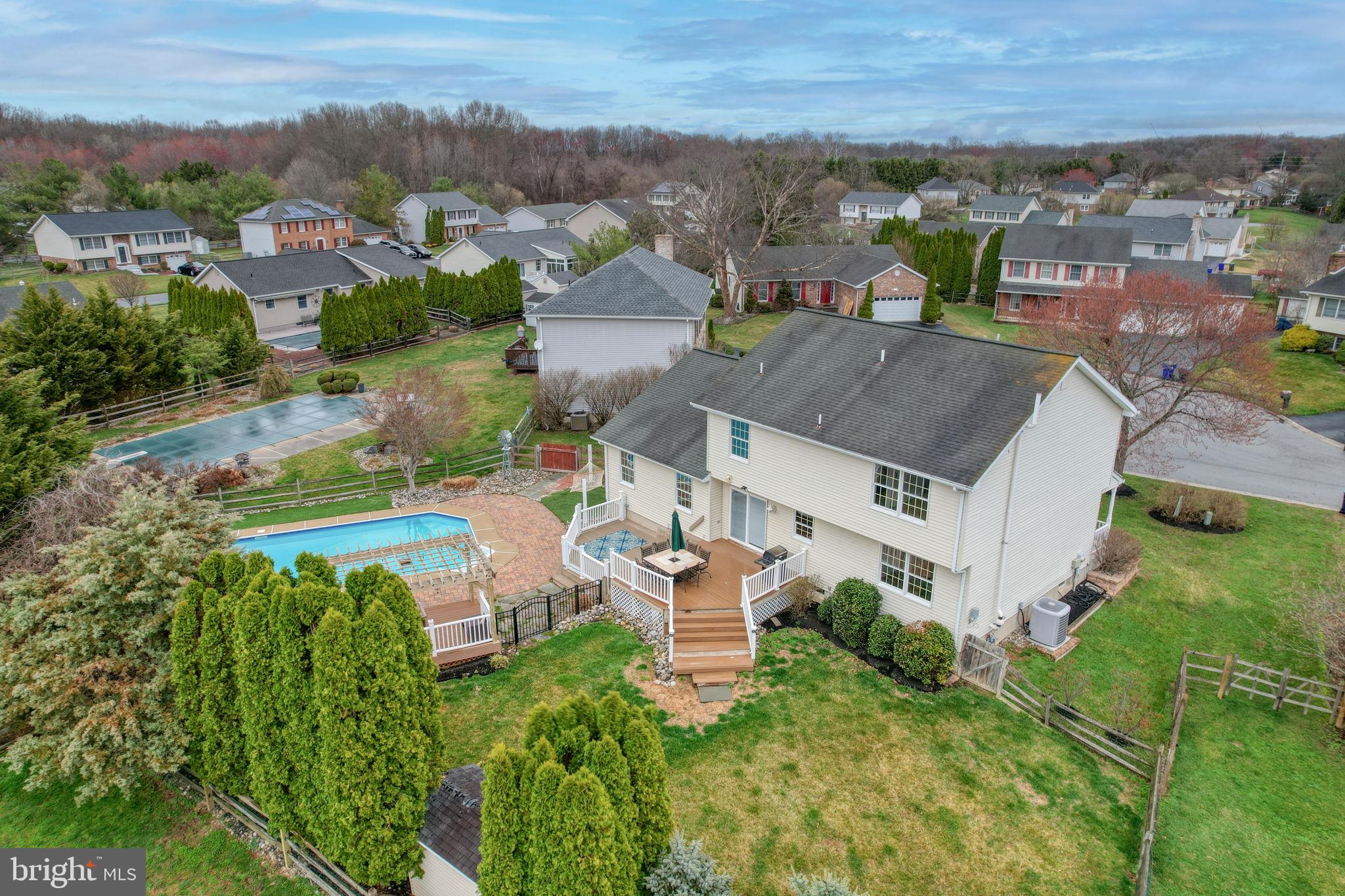 MANSION FARMS - Residential