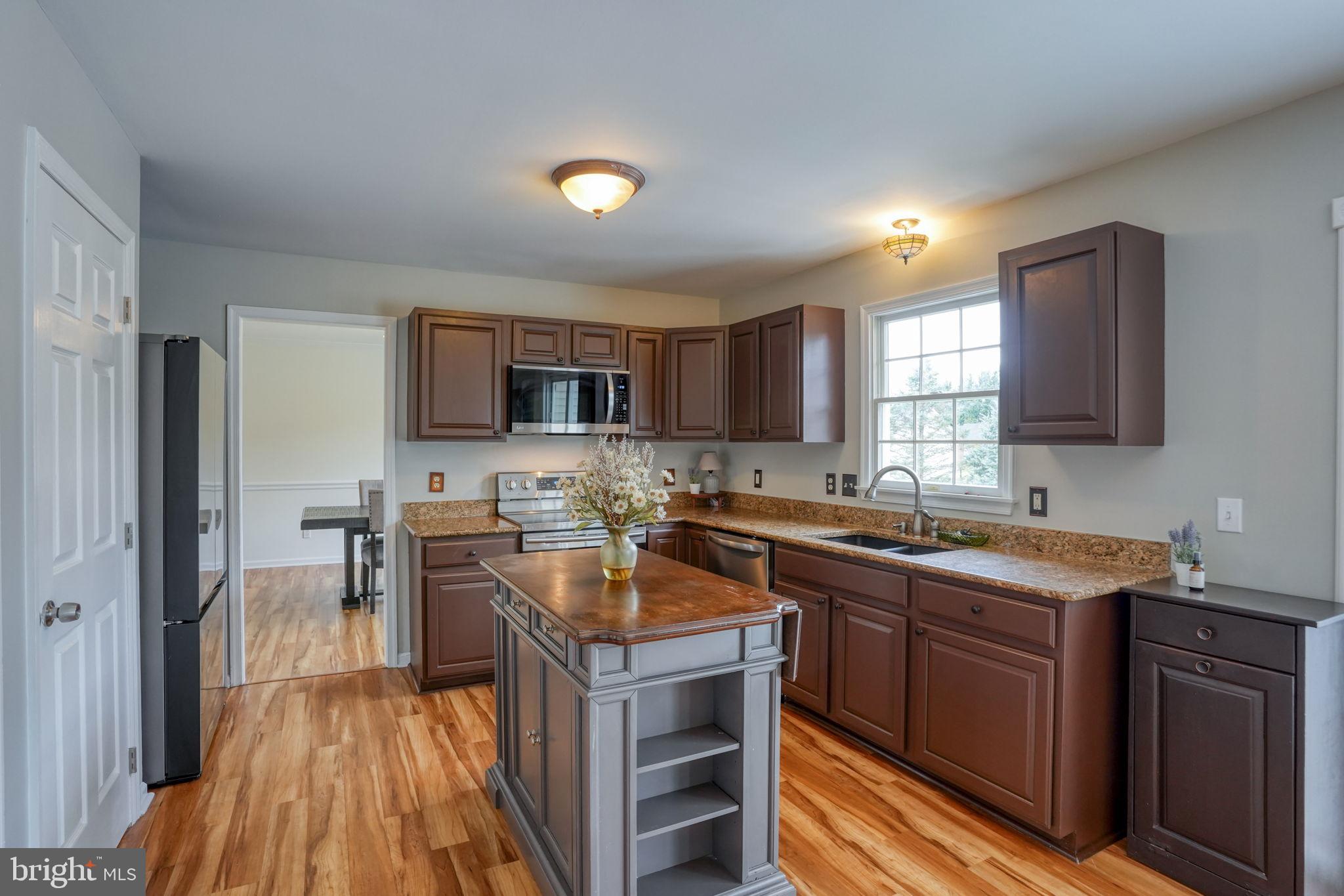 MANSION FARMS - Residential