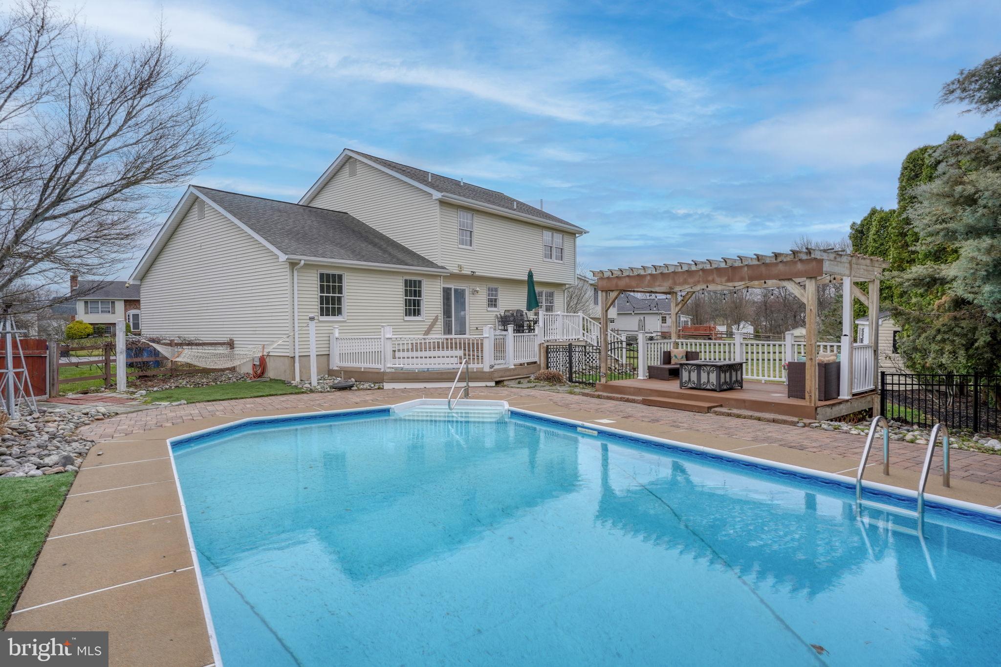 MANSION FARMS - Residential