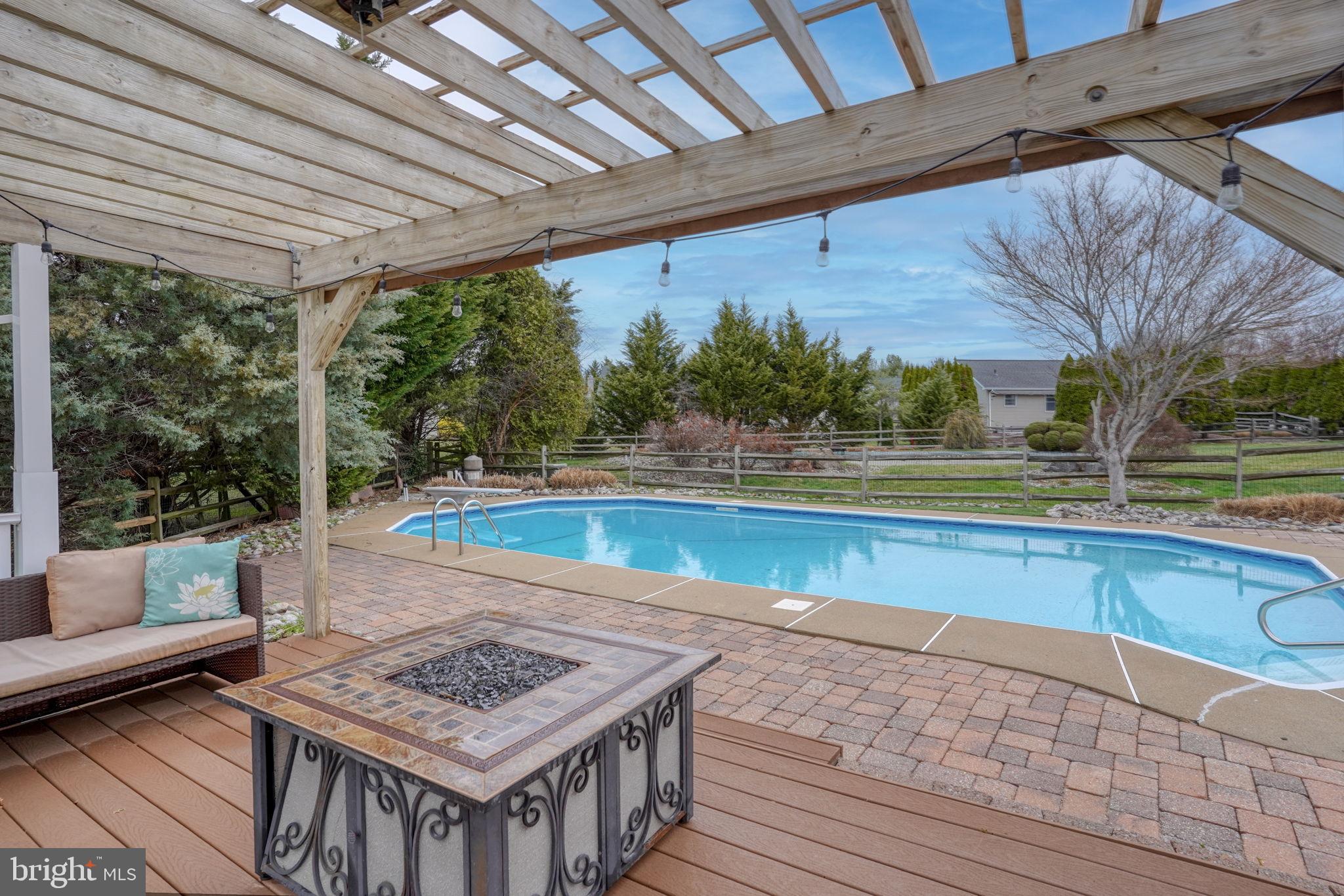 MANSION FARMS - Residential