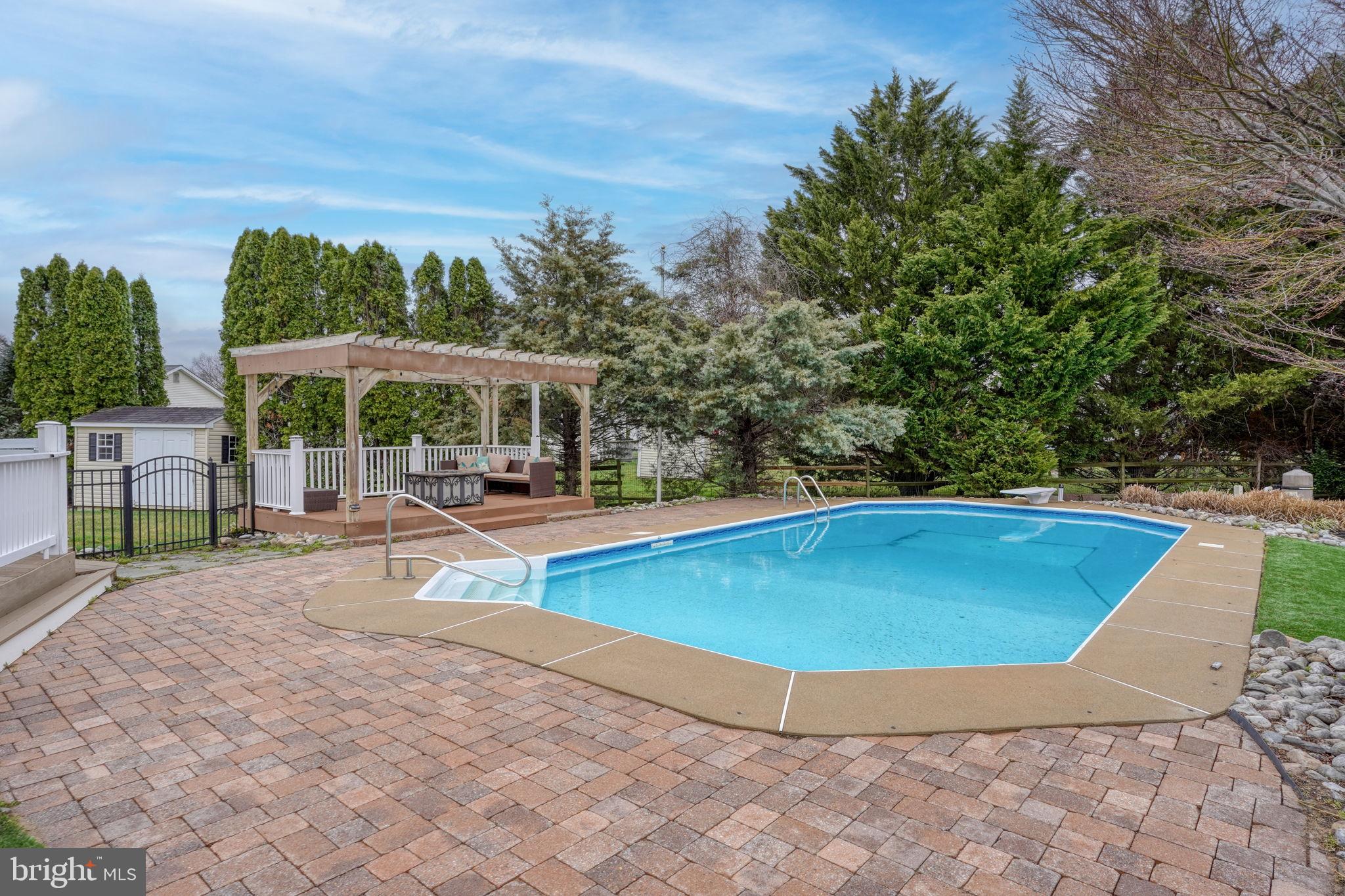 MANSION FARMS - Residential