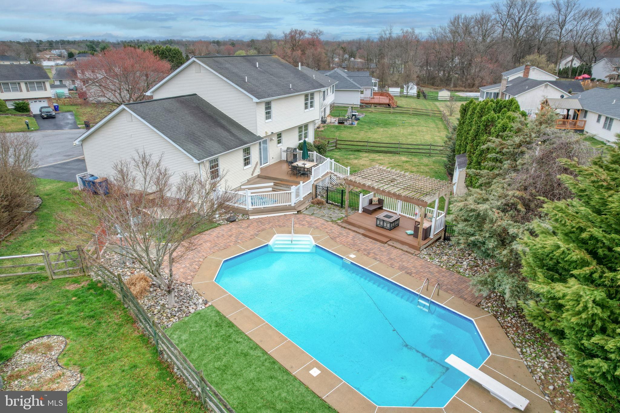 MANSION FARMS - Residential