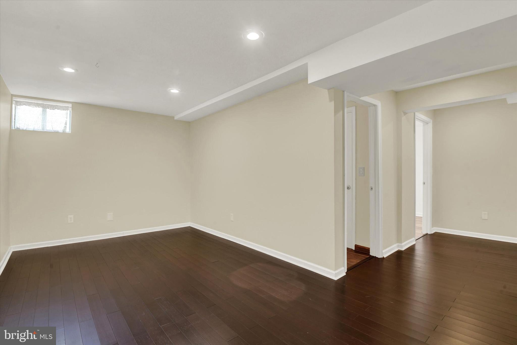 MEADOWBROOK - Residential