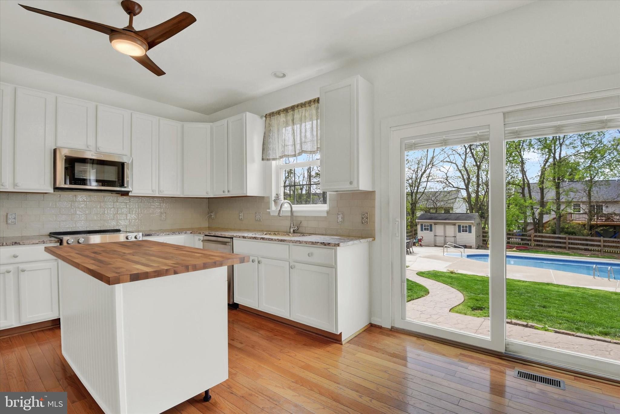 MEADOWBROOK - Residential