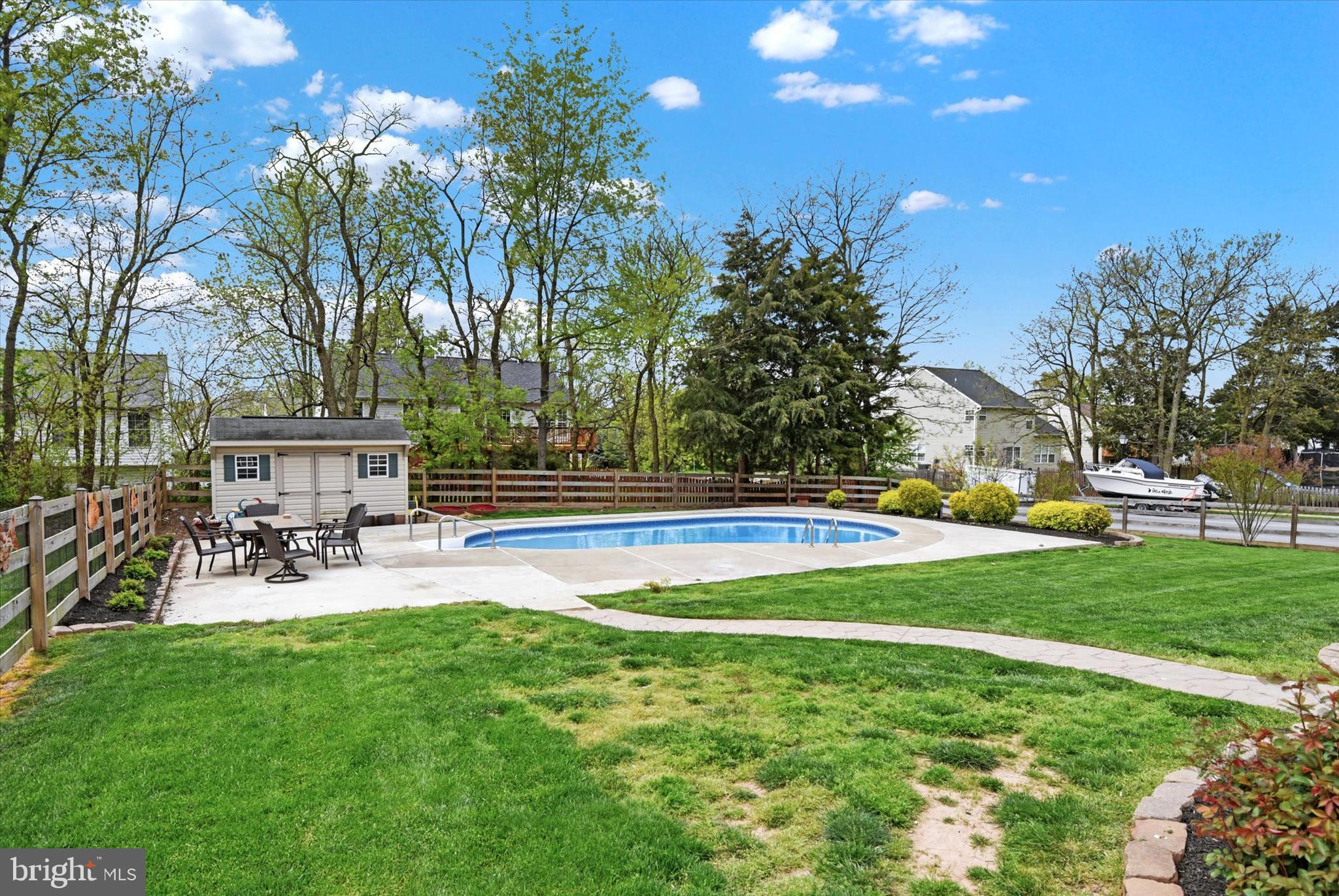 MEADOWBROOK - Residential